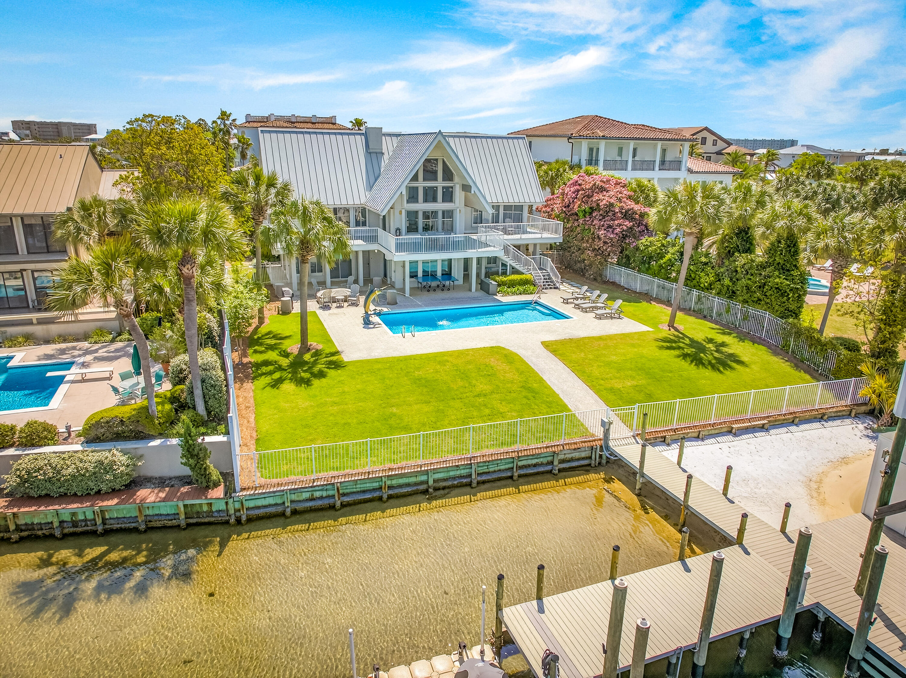 HOLIDAY ISLE - Residential