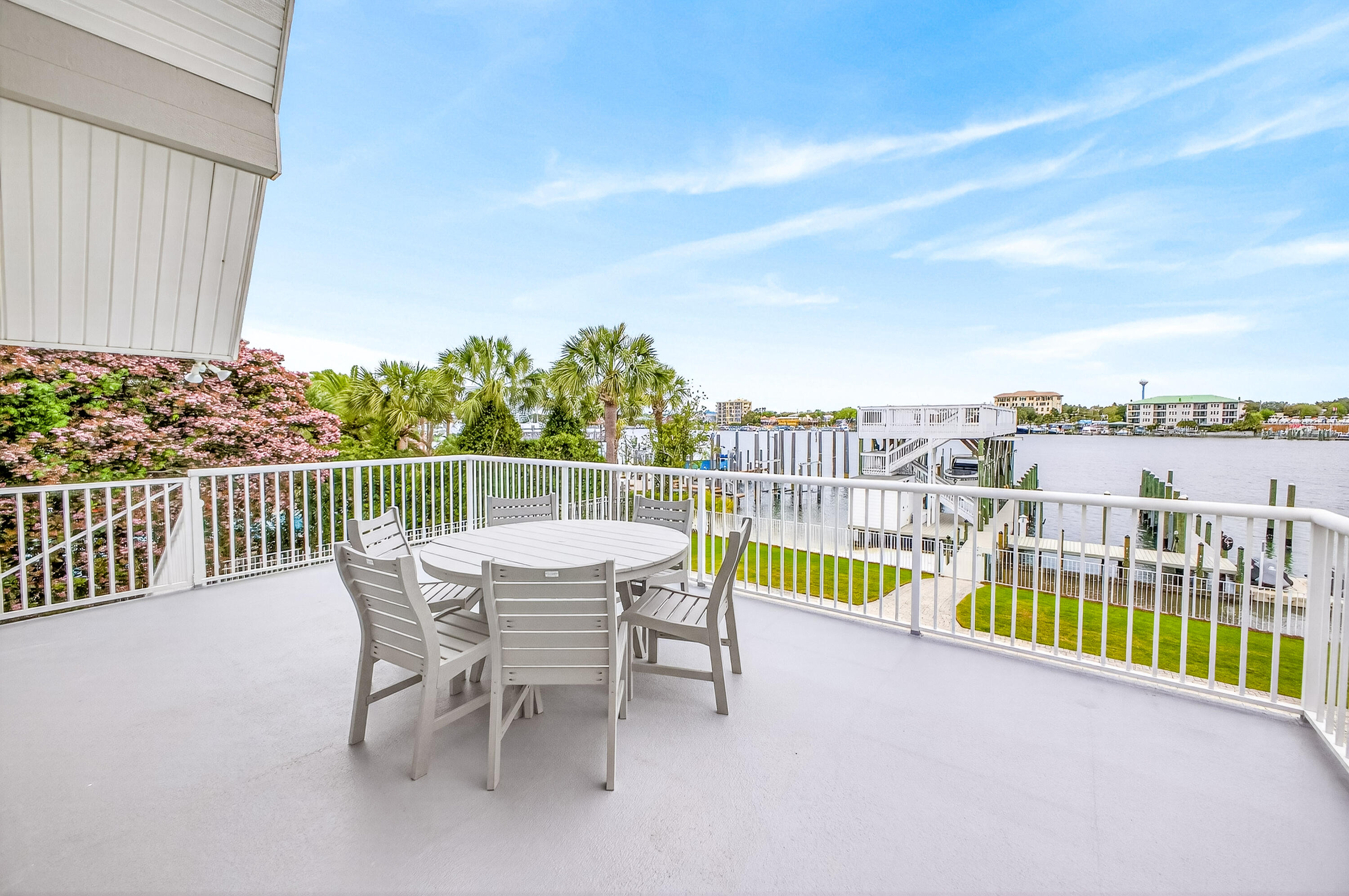 HOLIDAY ISLE - Residential