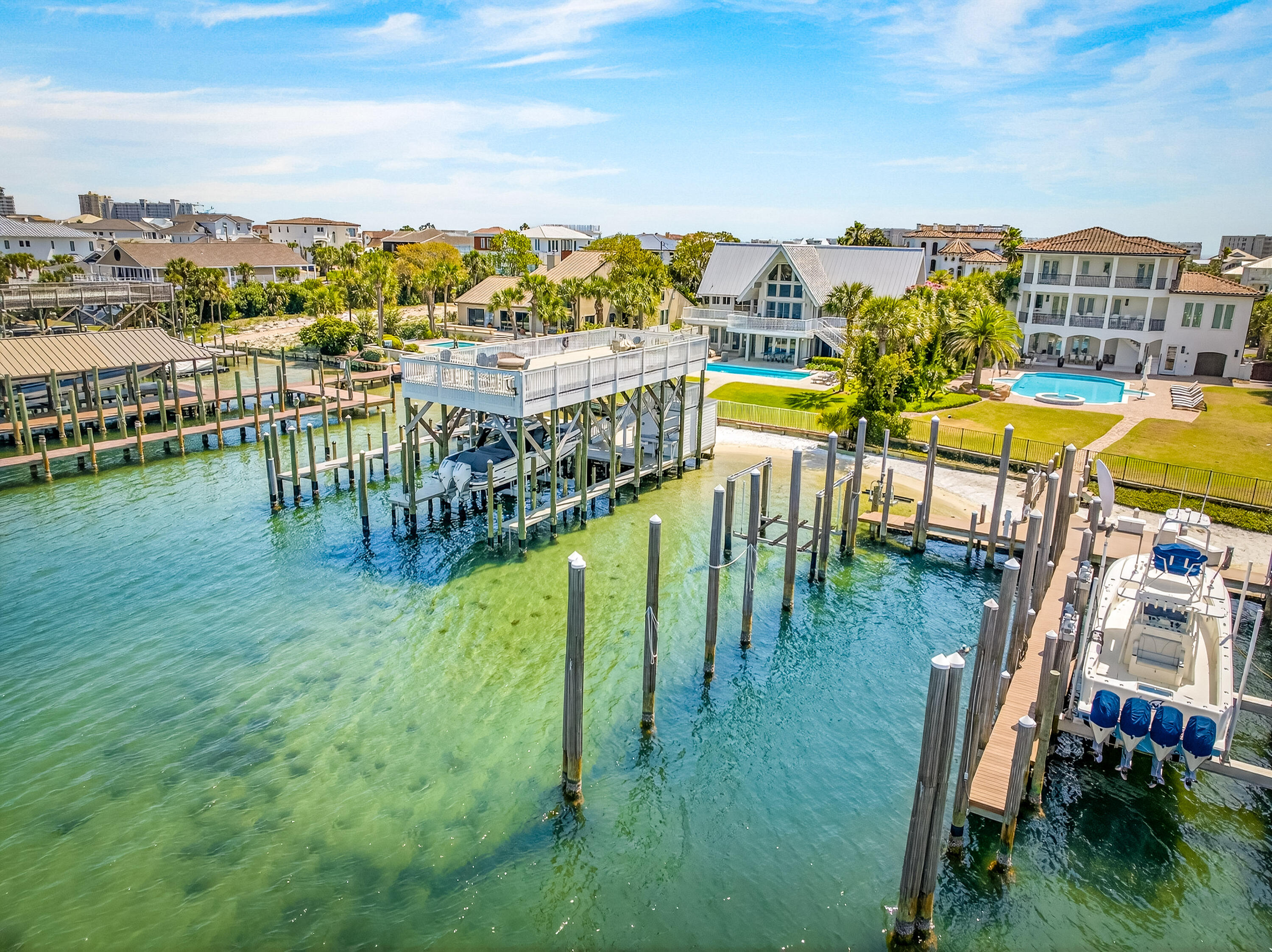 HOLIDAY ISLE - Residential