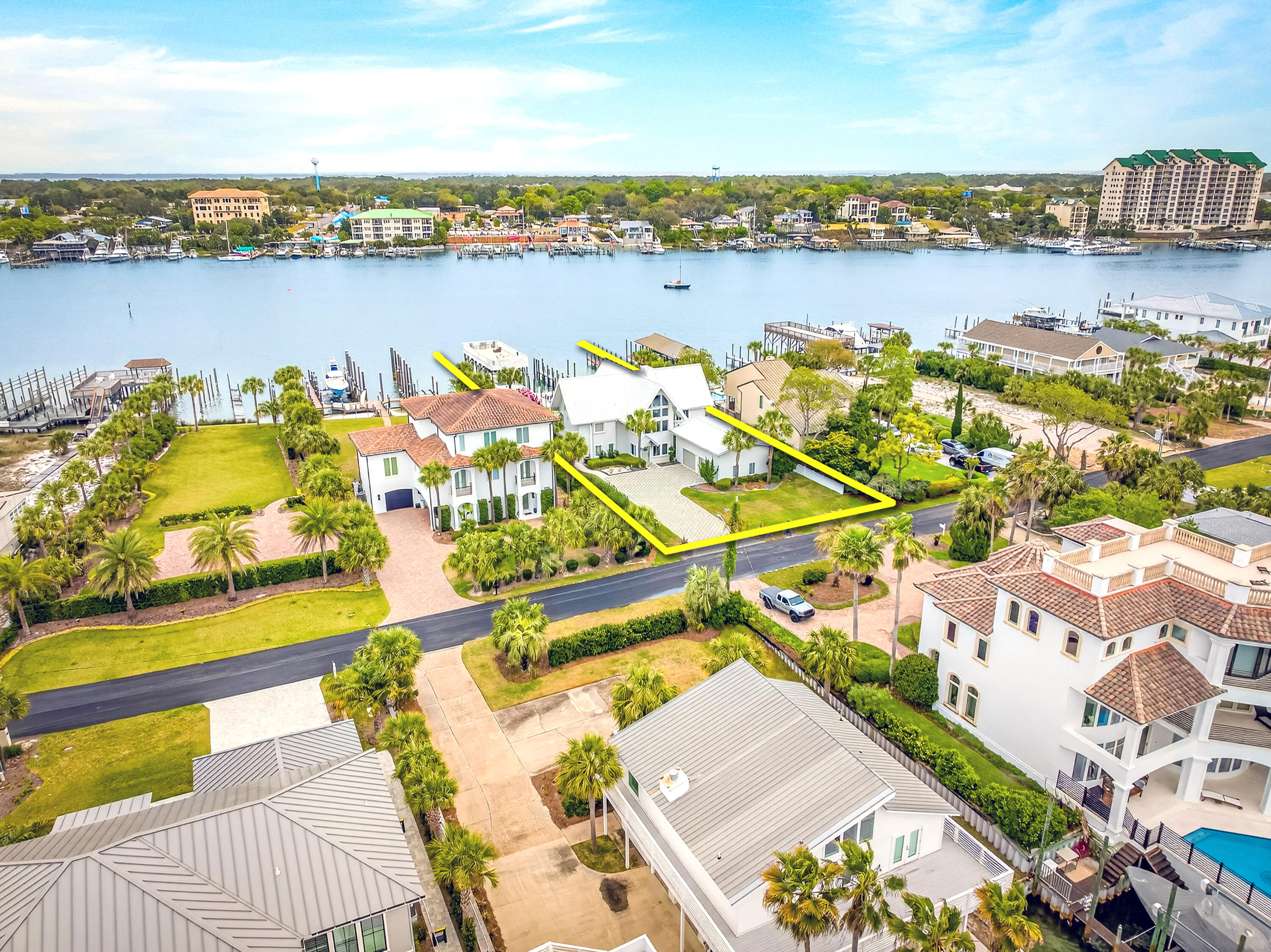 HOLIDAY ISLE - Residential