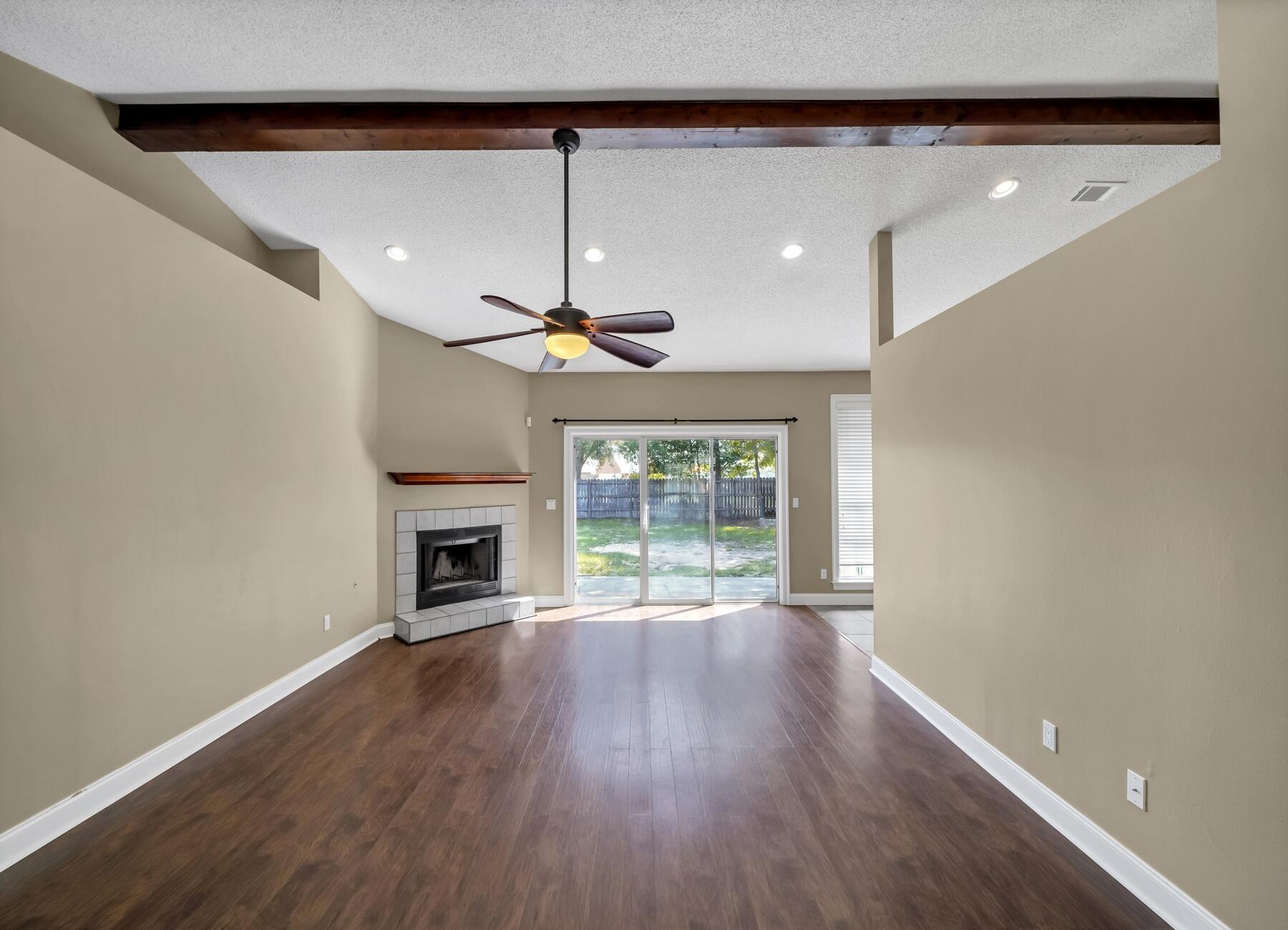 PARKWOOD ESTATES PH 1 BLUEWATER BAY - Residential Lease