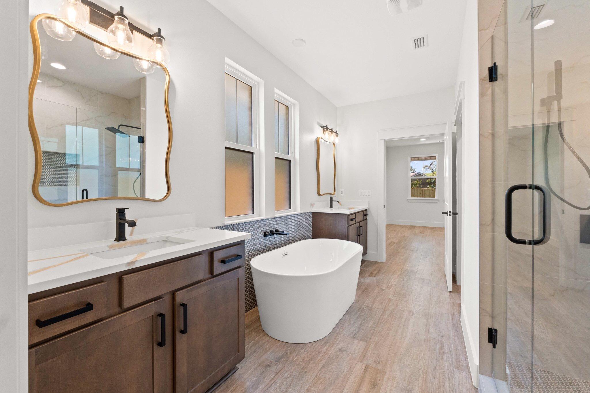 ELLIOTTS POINT 7TH ADDN - Residential