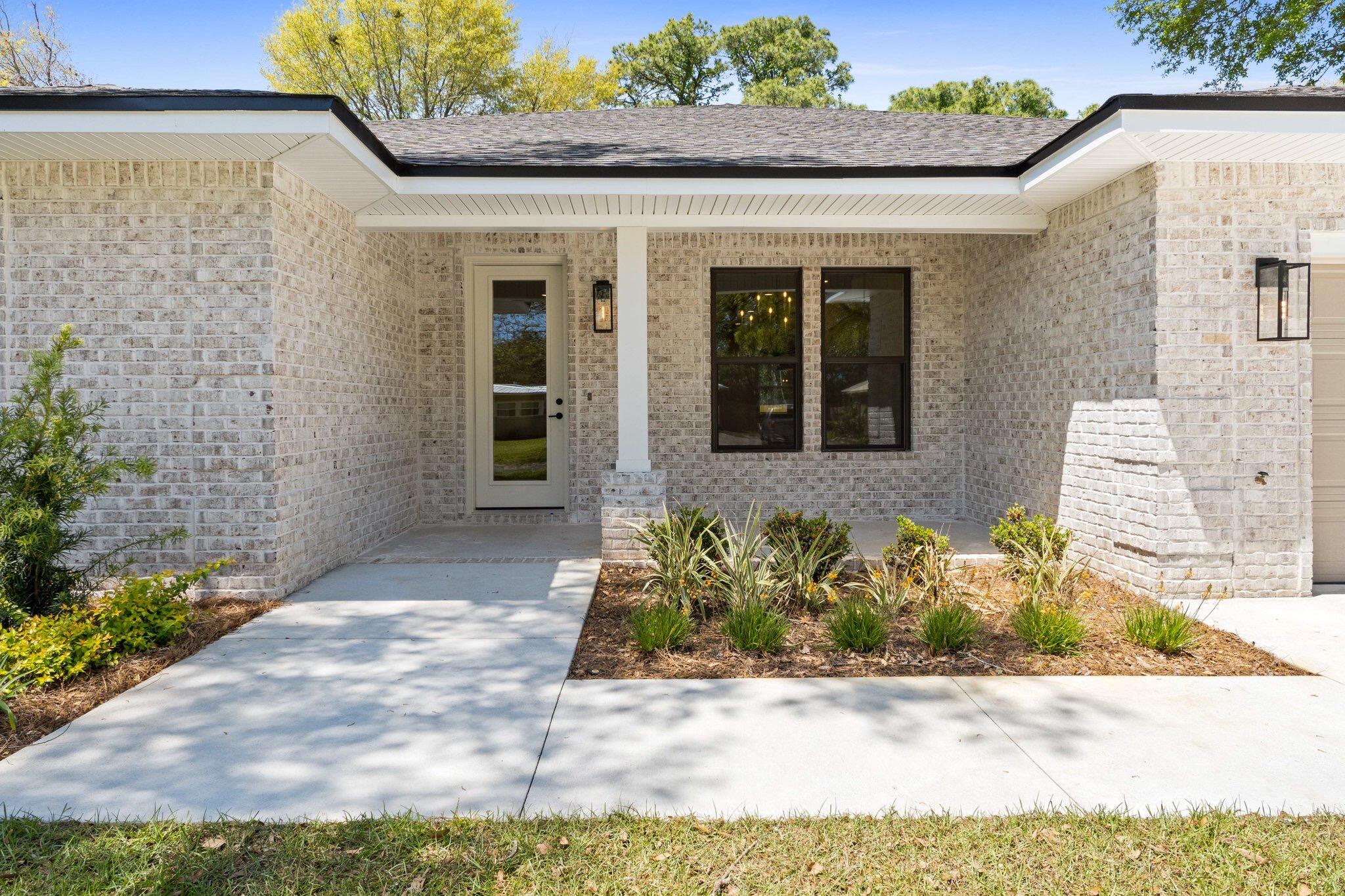 ELLIOTTS POINT 7TH ADDN - Residential