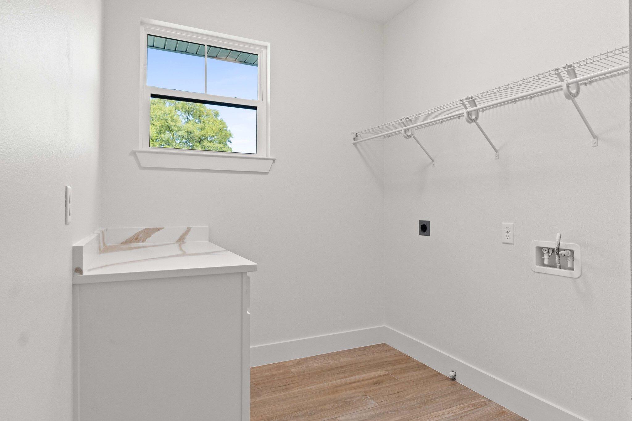 ELLIOTTS POINT 7TH ADDN - Residential