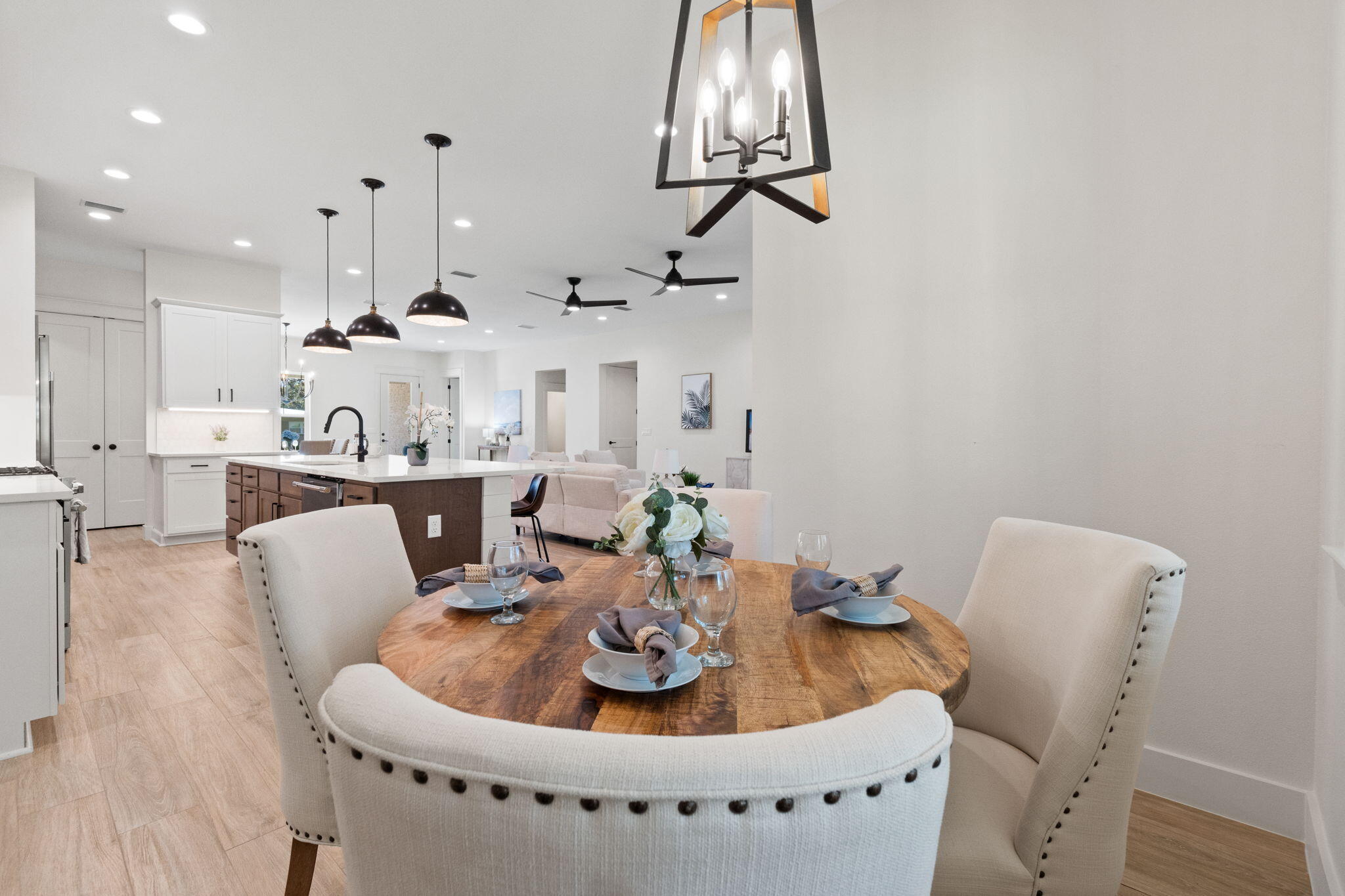 ELLIOTTS POINT 7TH ADDN - Residential