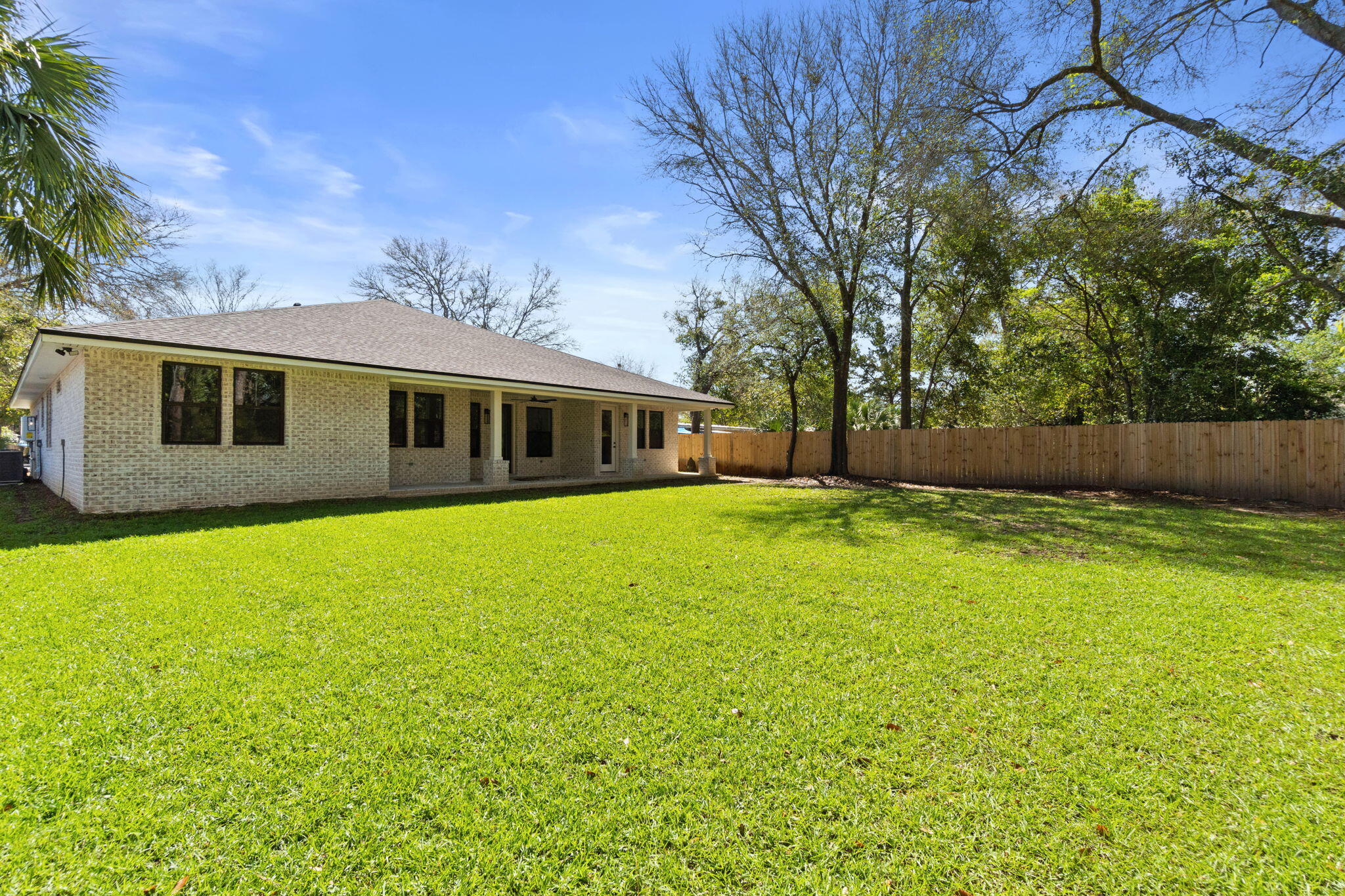 ELLIOTTS POINT 7TH ADDN - Residential