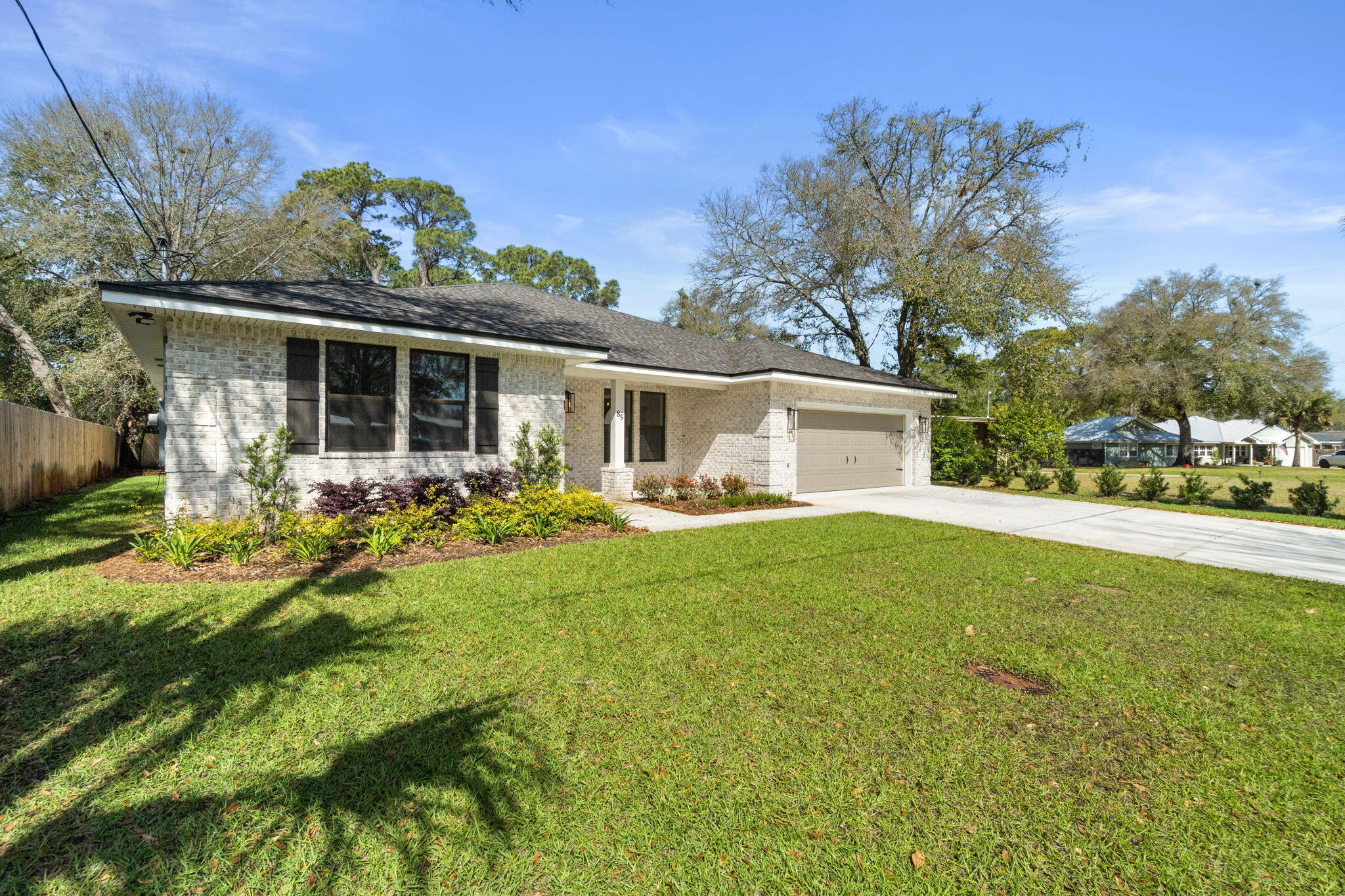 ELLIOTTS POINT 7TH ADDN - Residential