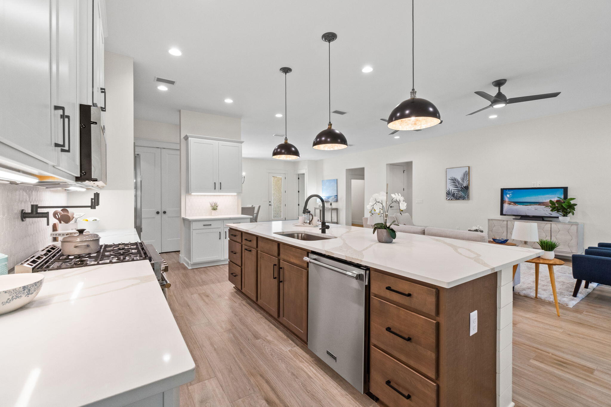 ELLIOTTS POINT 7TH ADDN - Residential