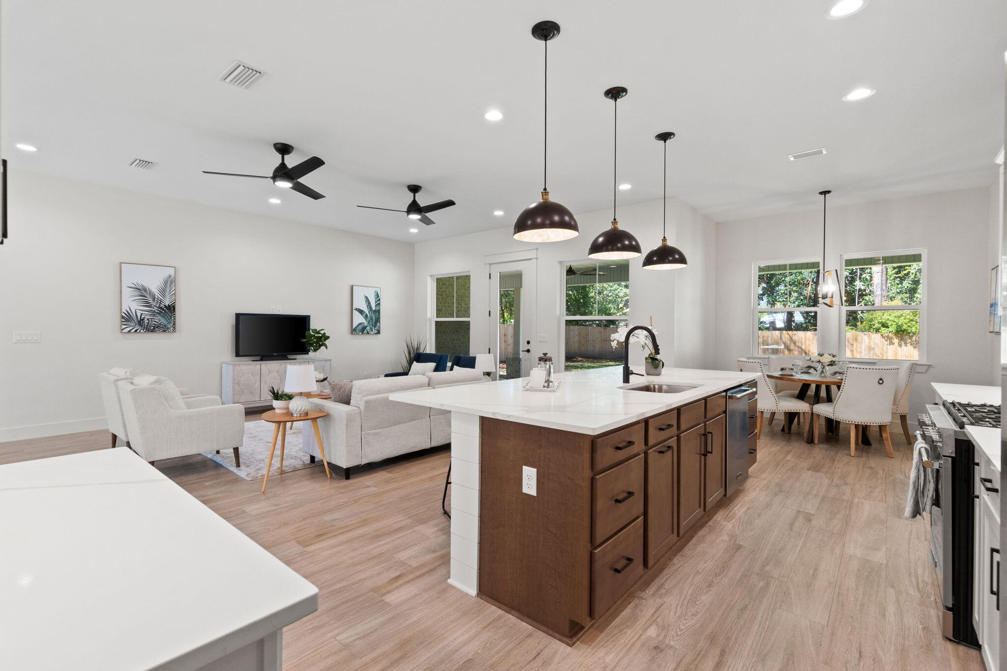 ELLIOTTS POINT 7TH ADDN - Residential