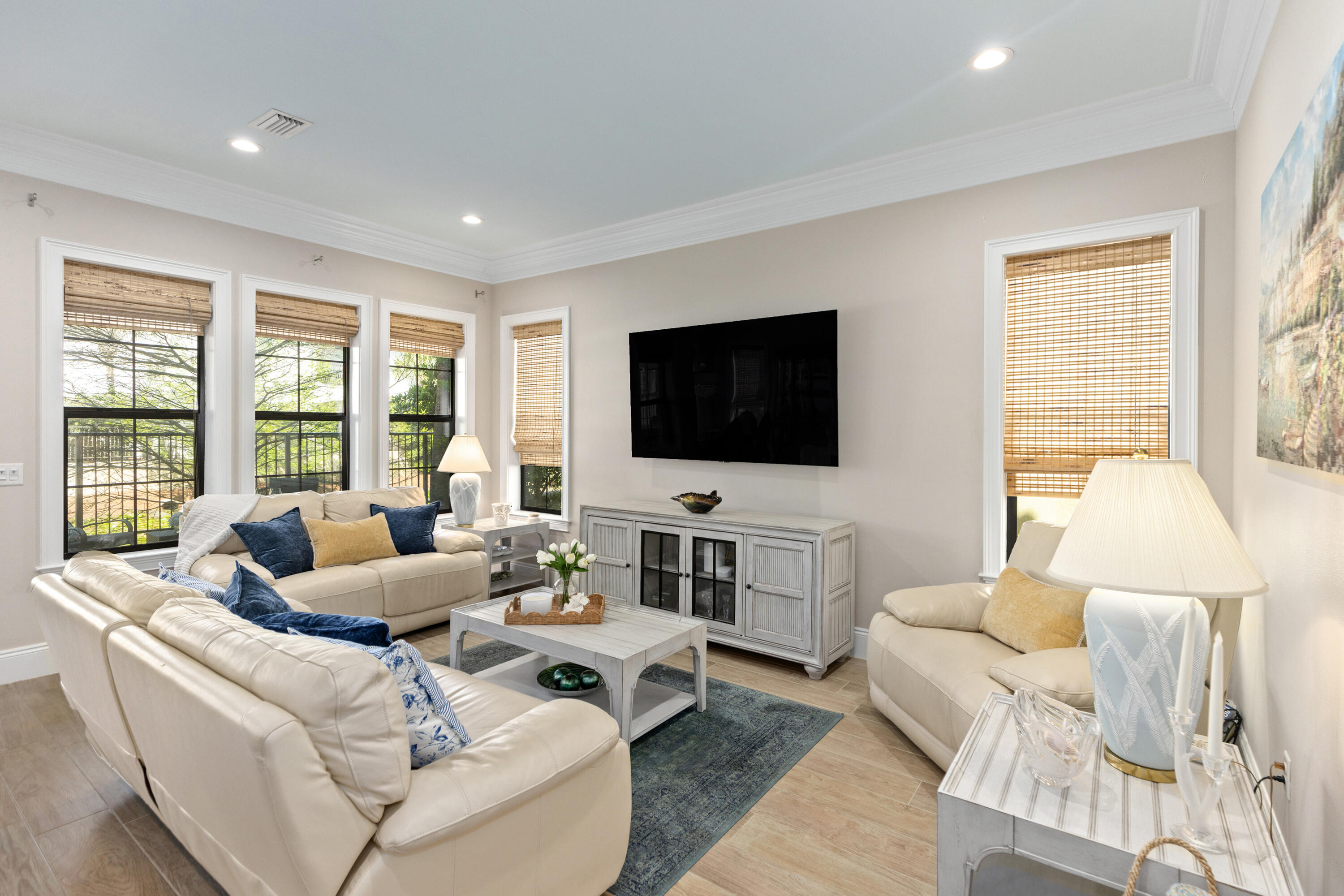 VILLA LAGO - Residential