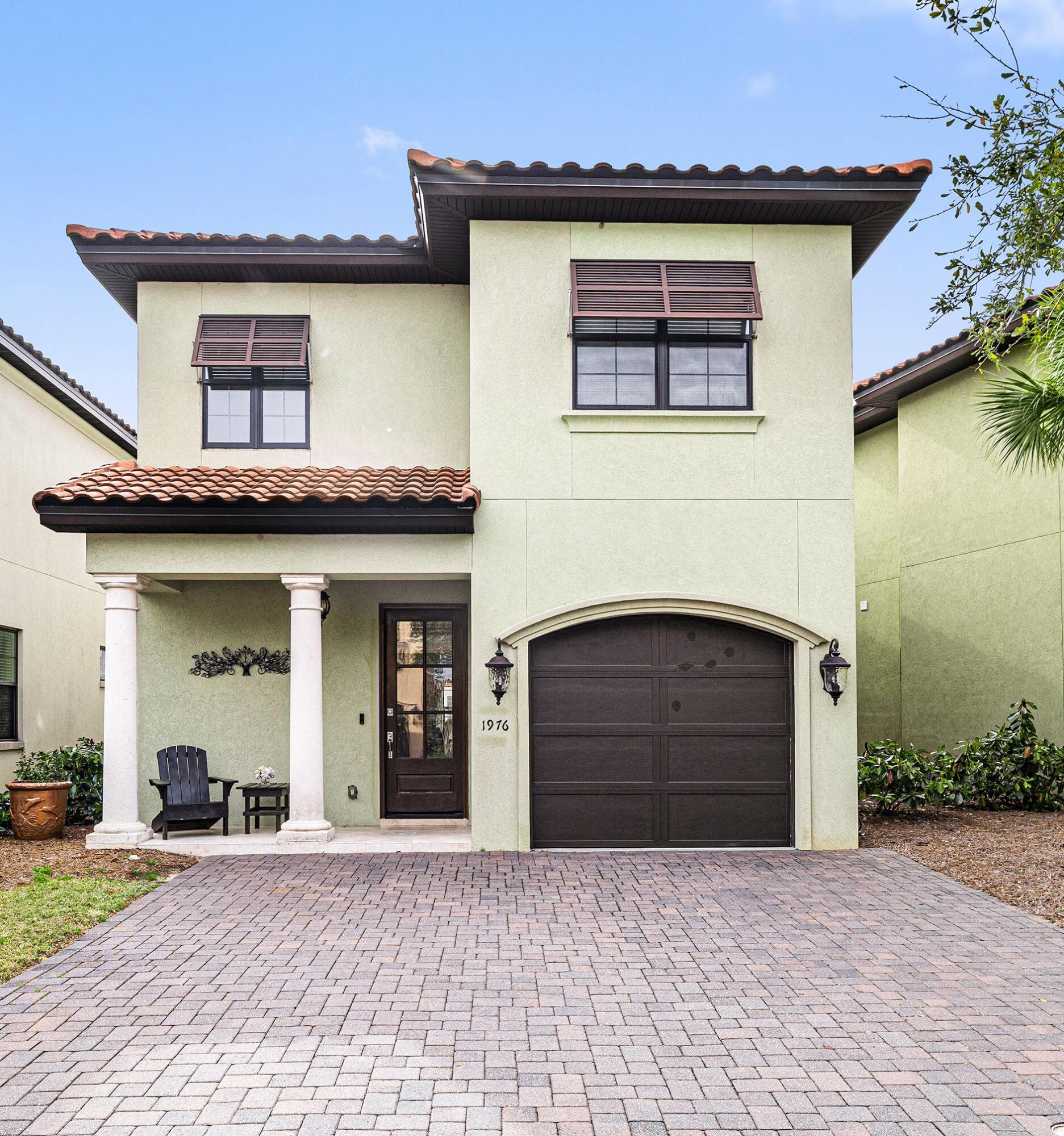 VILLA LAGO - Residential