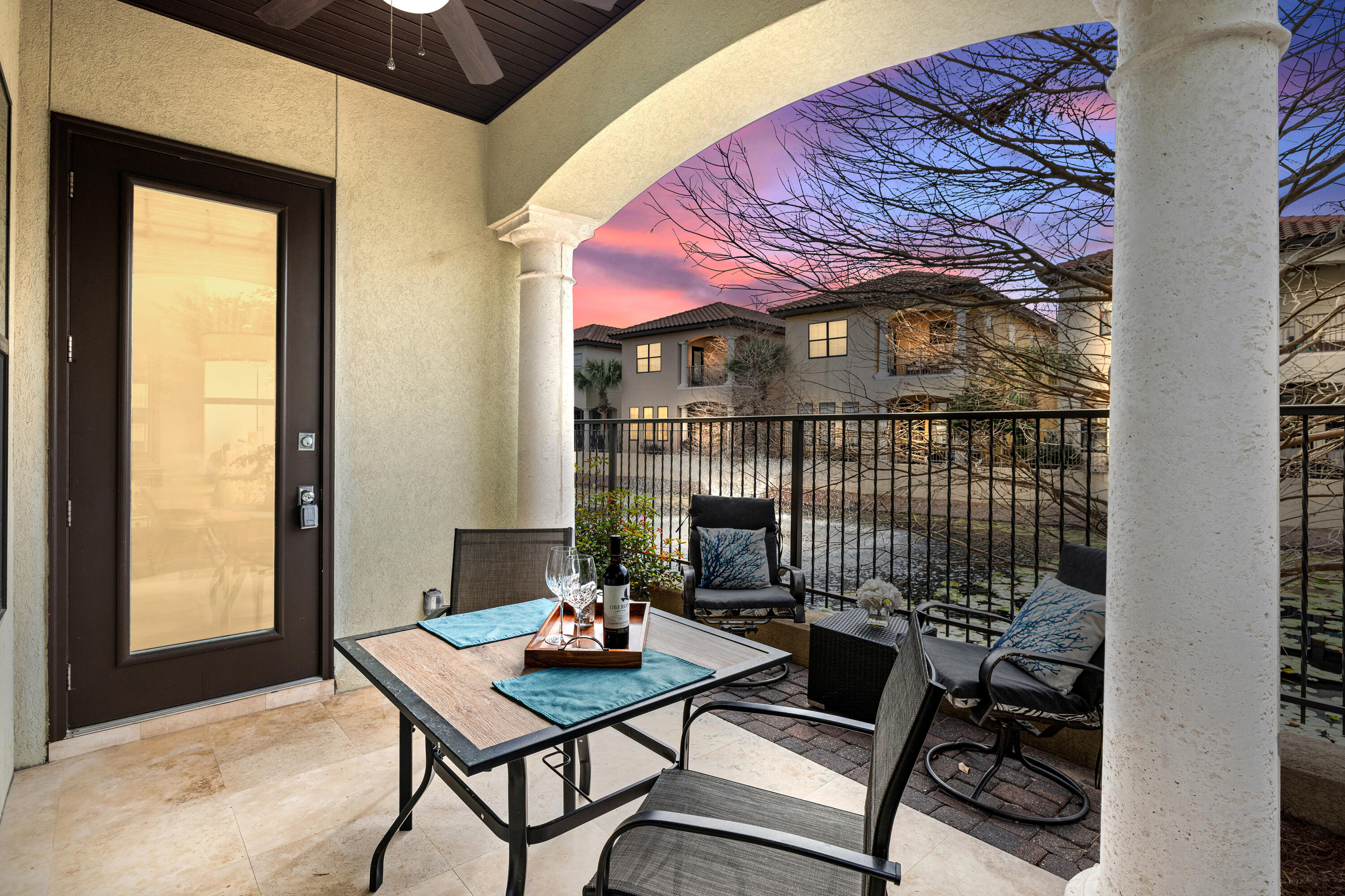 VILLA LAGO - Residential