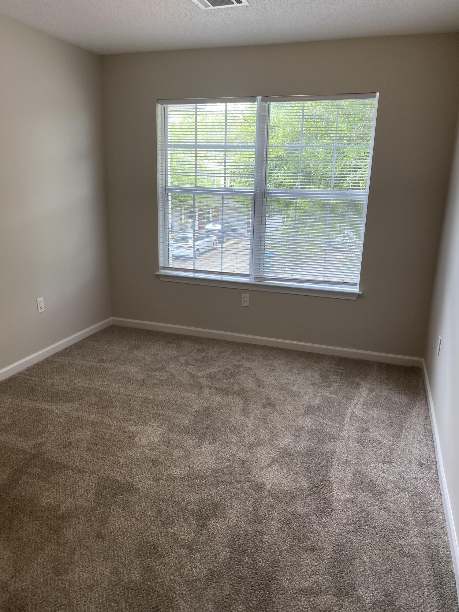 ROLLING PINES - Residential