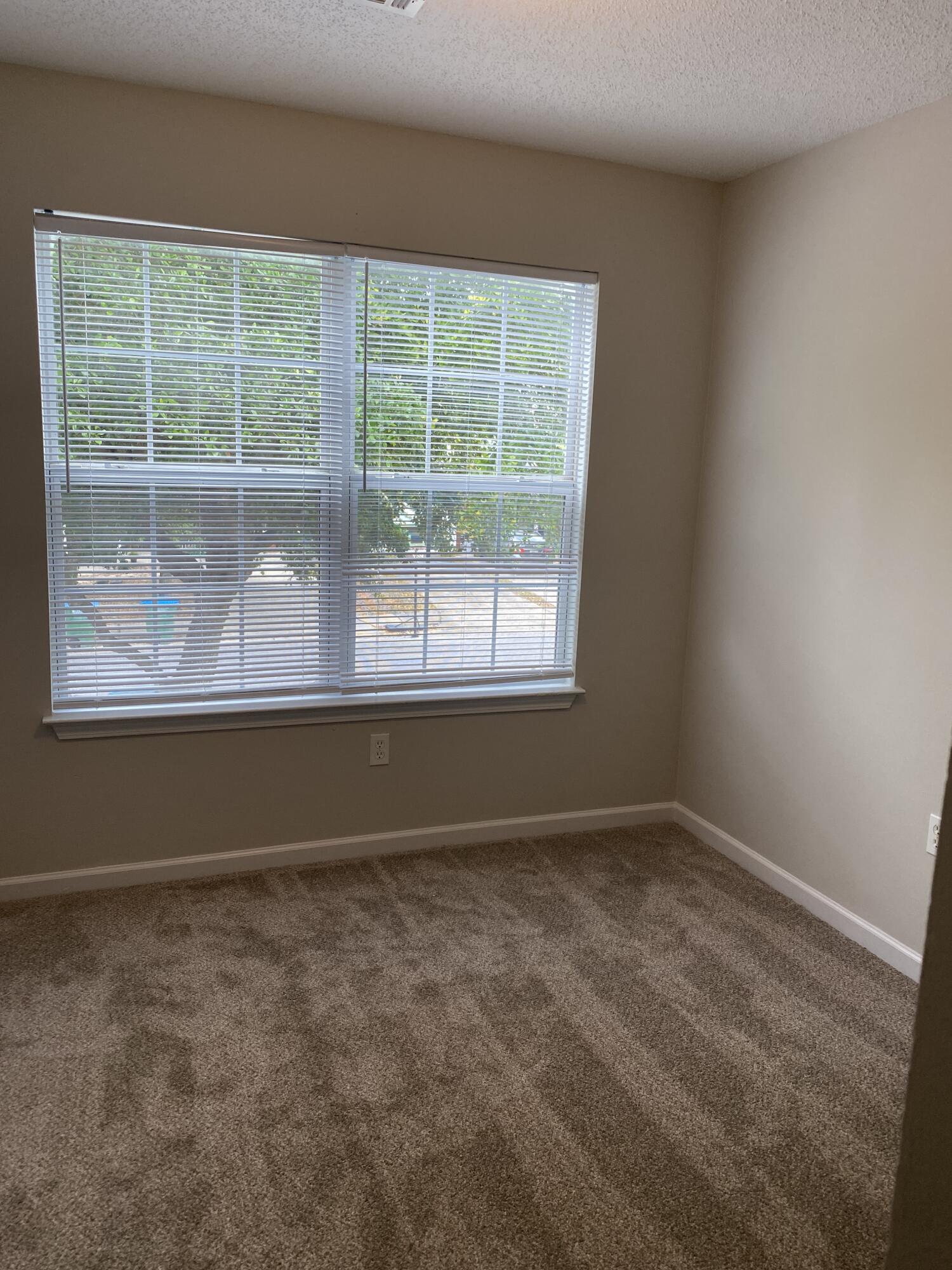 ROLLING PINES - Residential