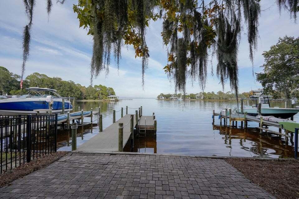 130 Beacon Point Drive