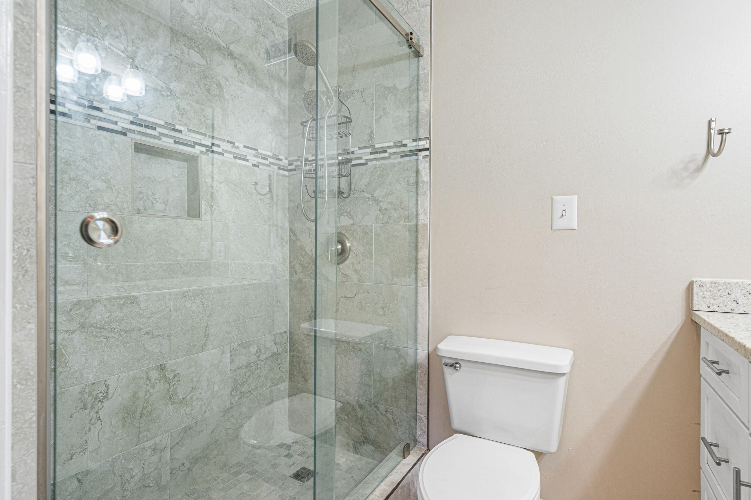 MAGNOLIA BAY CLUB T/H PH I UNIT 104 - Residential