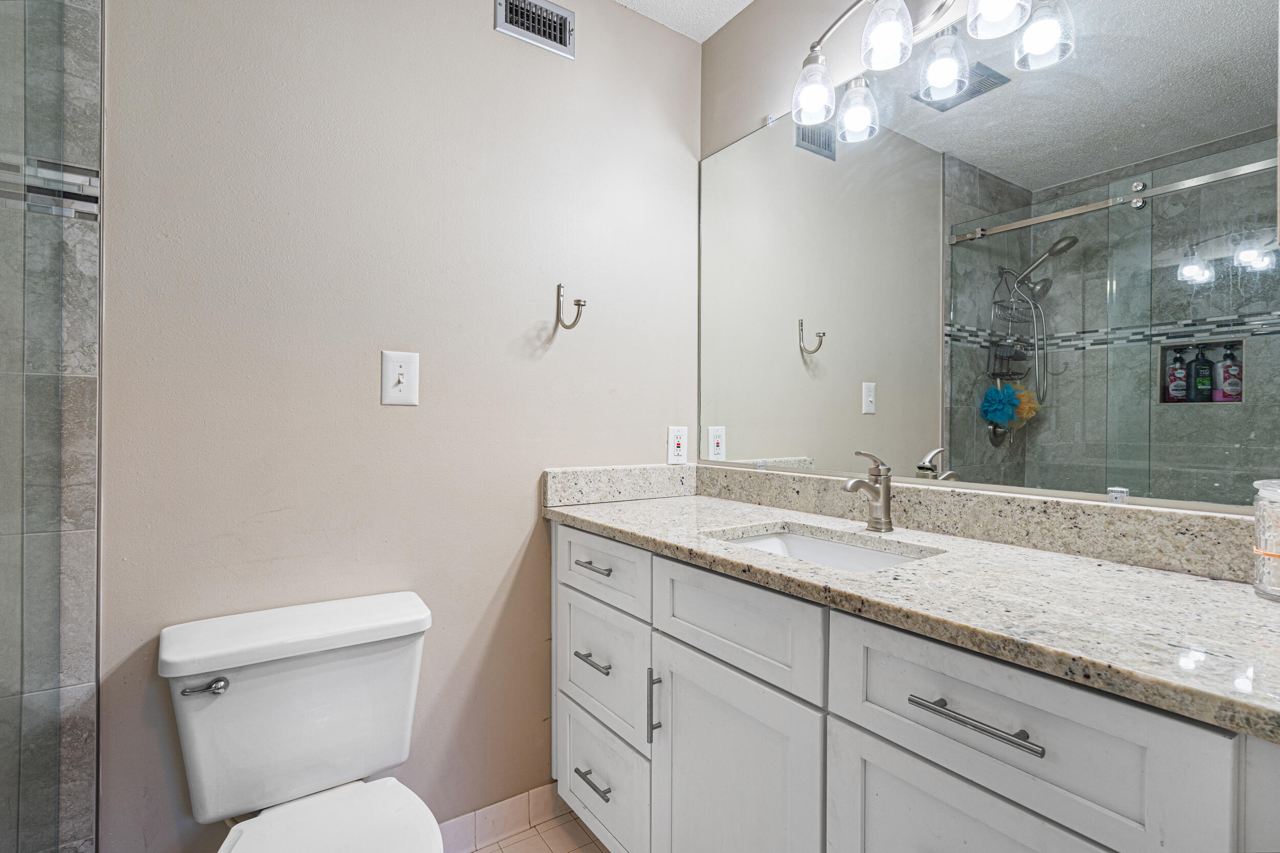 MAGNOLIA BAY CLUB T/H PH I UNIT 104 - Residential