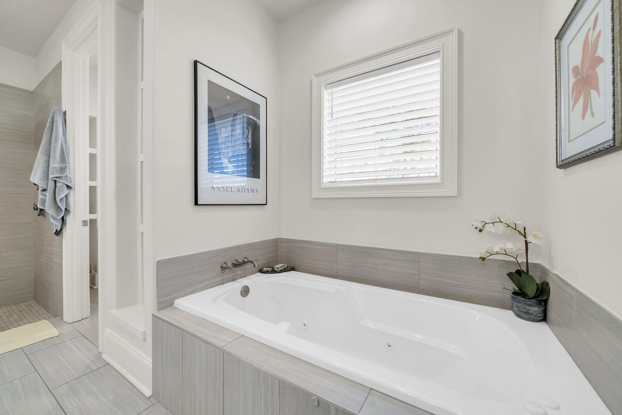 CREEKWATER BAY ESTATES UNREC - Residential