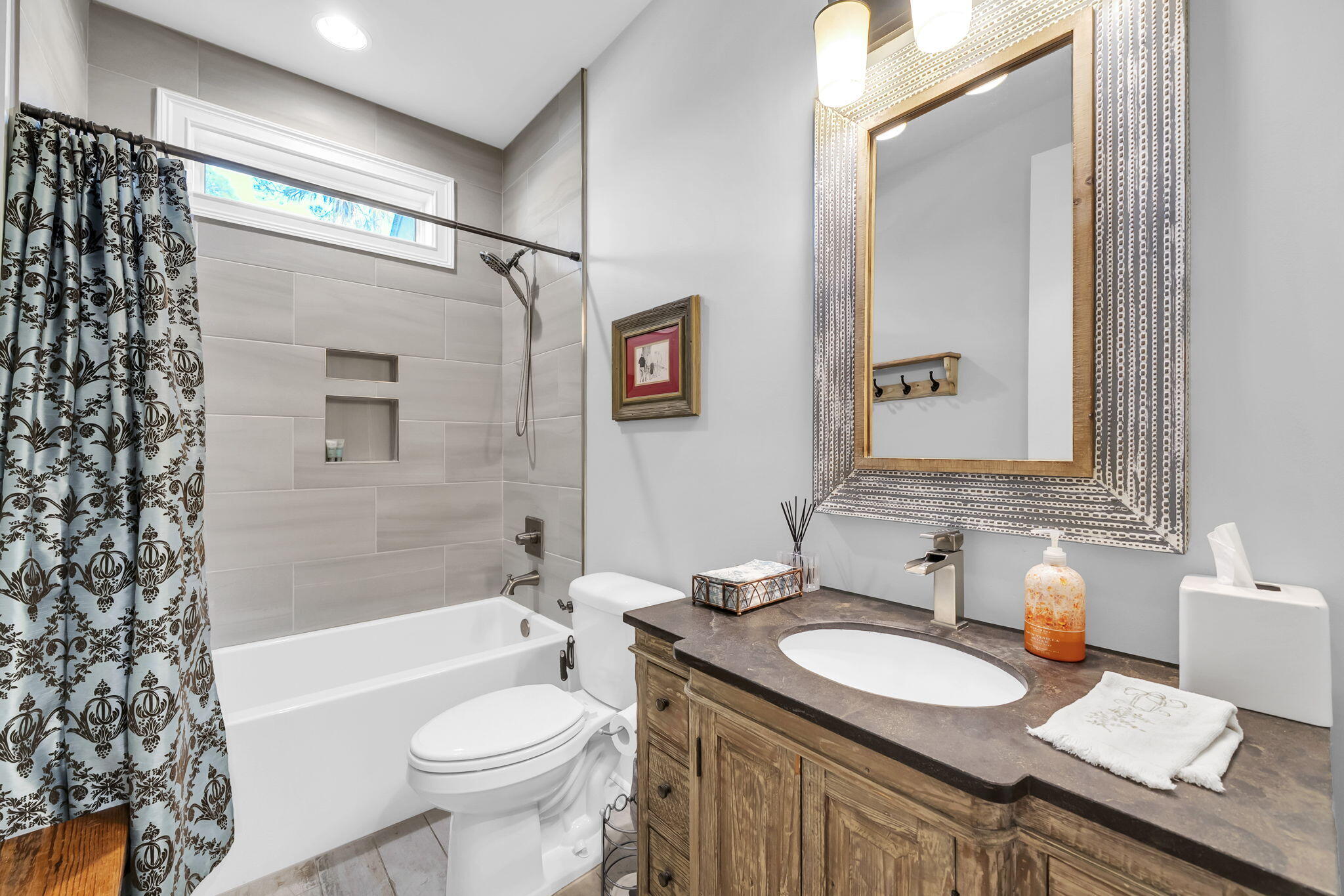 CREEKWATER BAY ESTATES UNREC - Residential