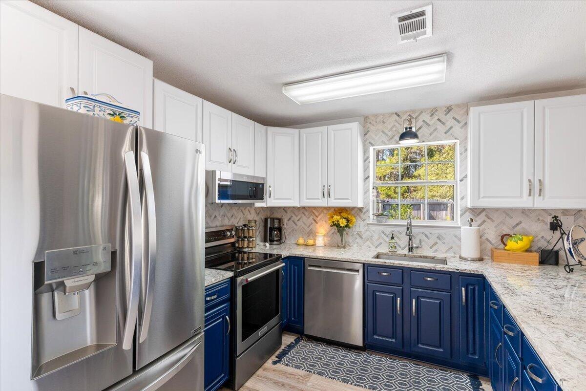 SHADOW LAKES - Residential