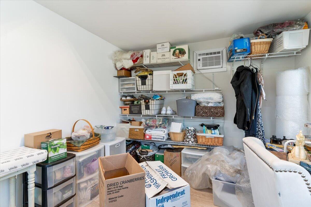 SHADOW LAKES - Residential