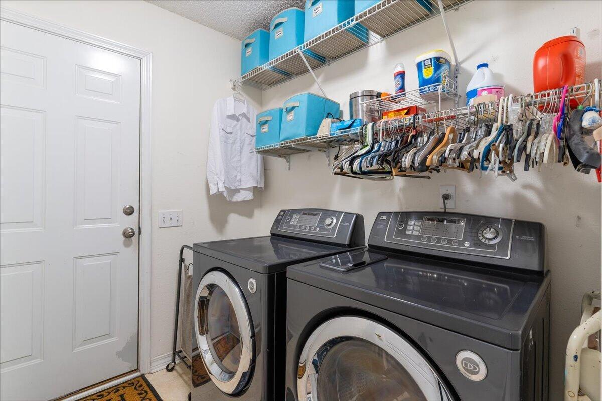 SHADOW LAKES - Residential