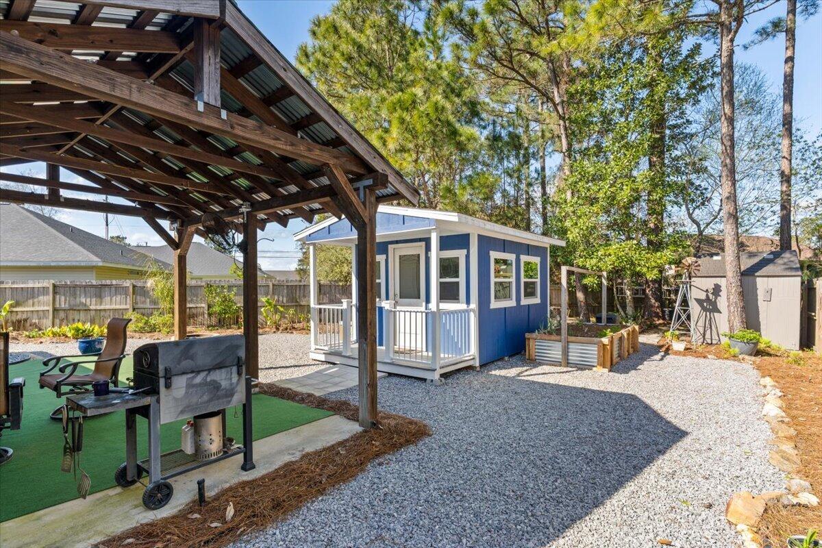 SHADOW LAKES - Residential