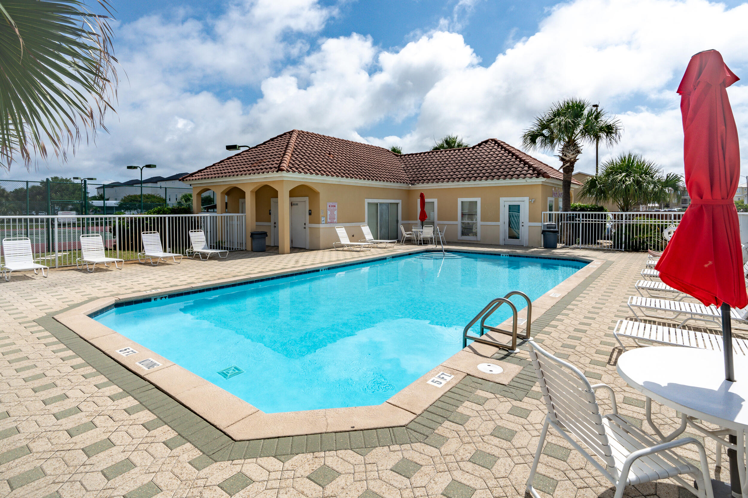 CIBONEY CONDO - Residential