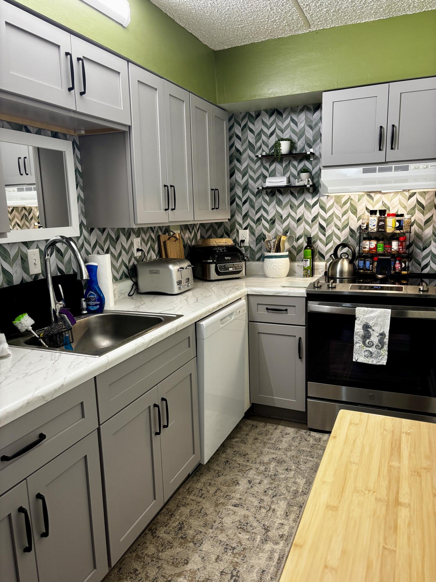 CEDARS CONDO - Residential