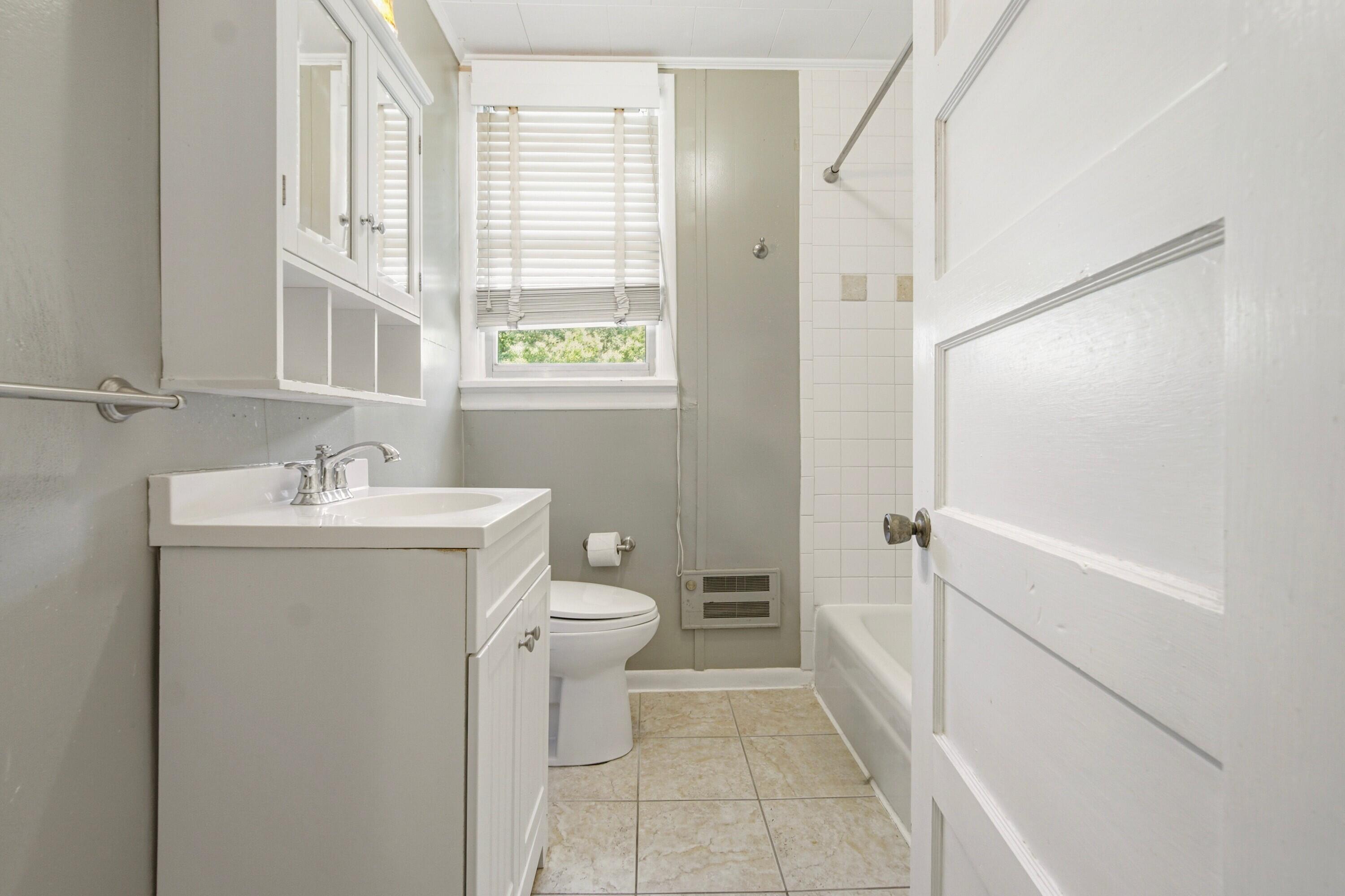 TOWN OF DEFUNIAK SPRINGS - Residential