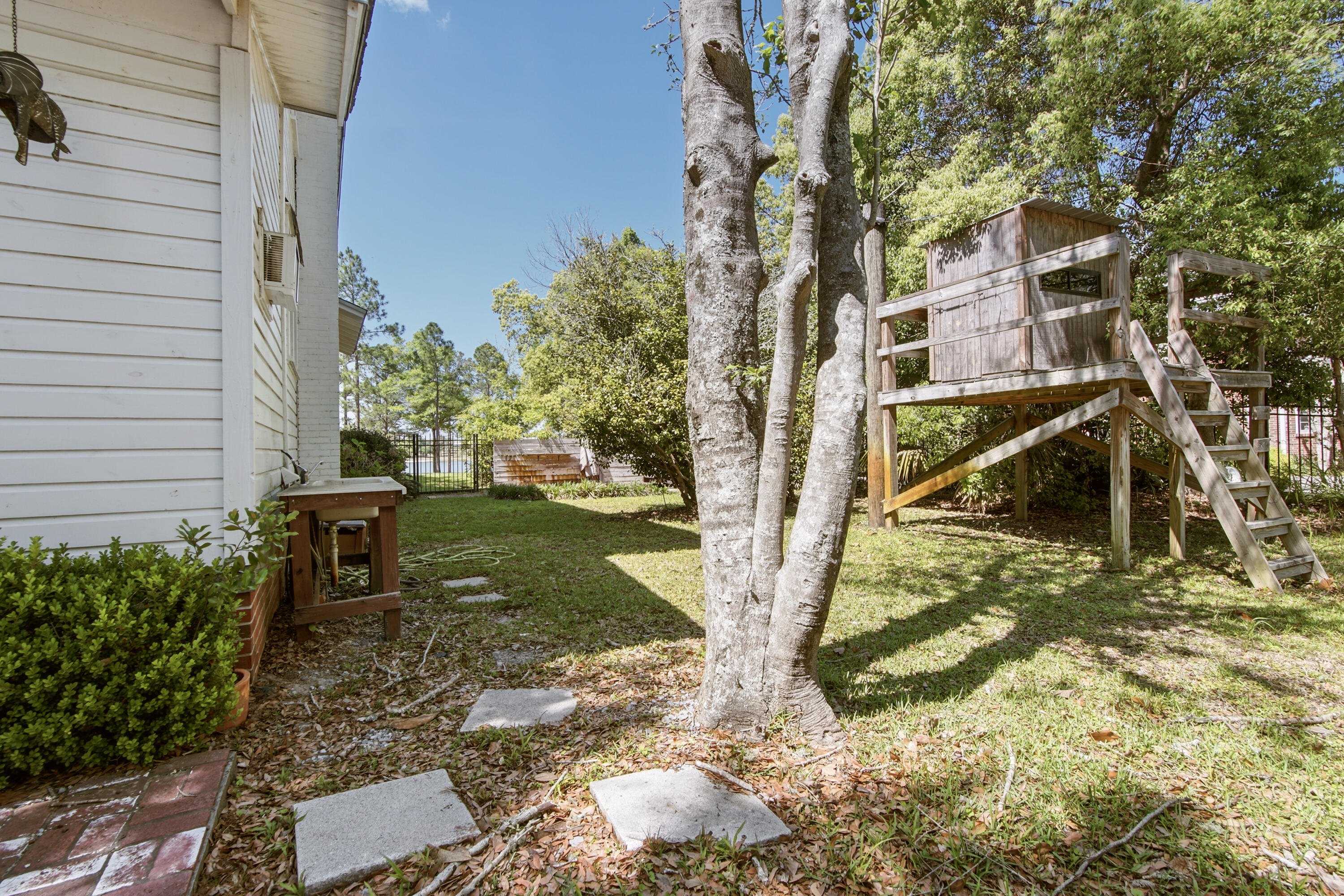 TOWN OF DEFUNIAK SPRINGS - Residential