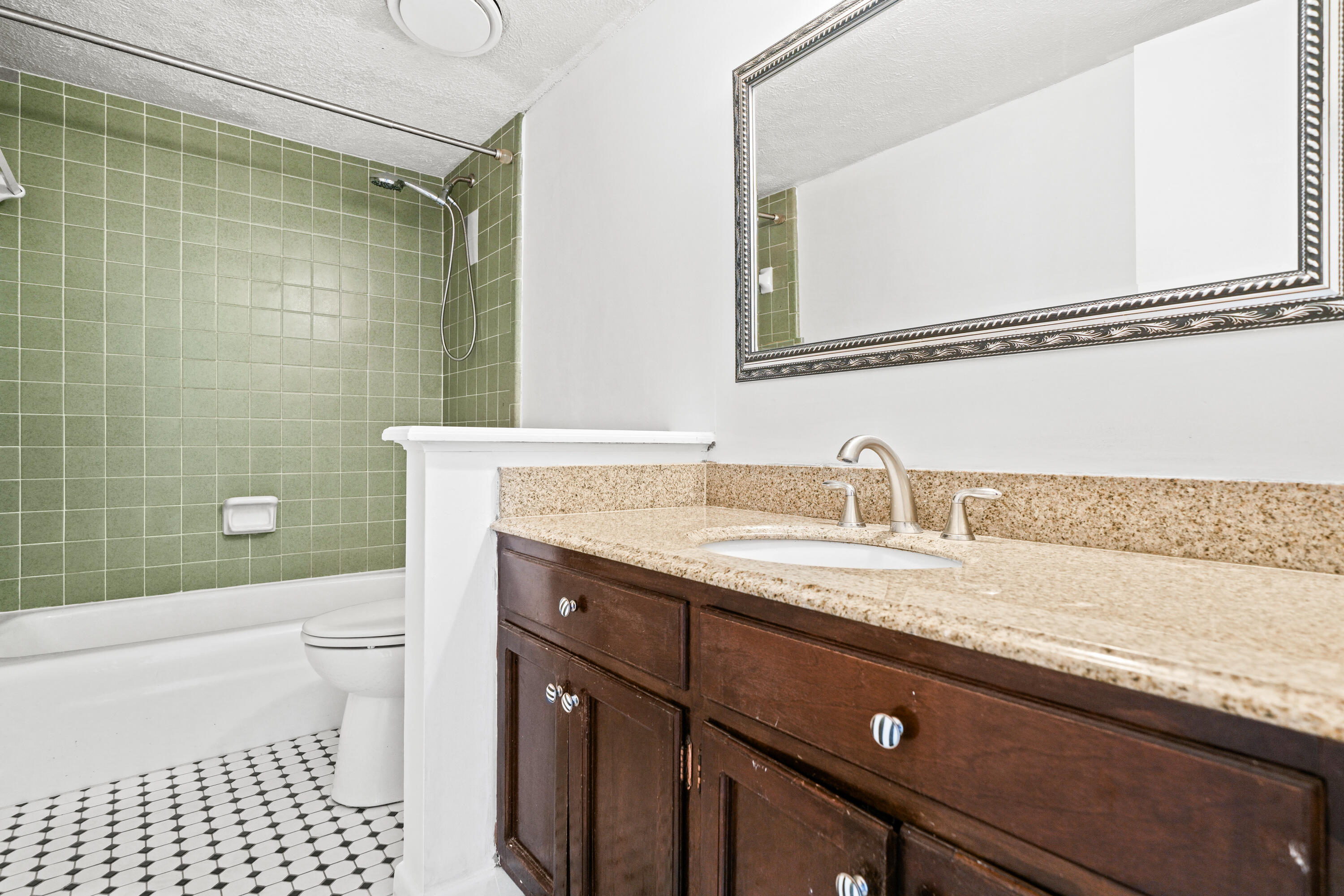 LEISURE 1 CONDO - Residential