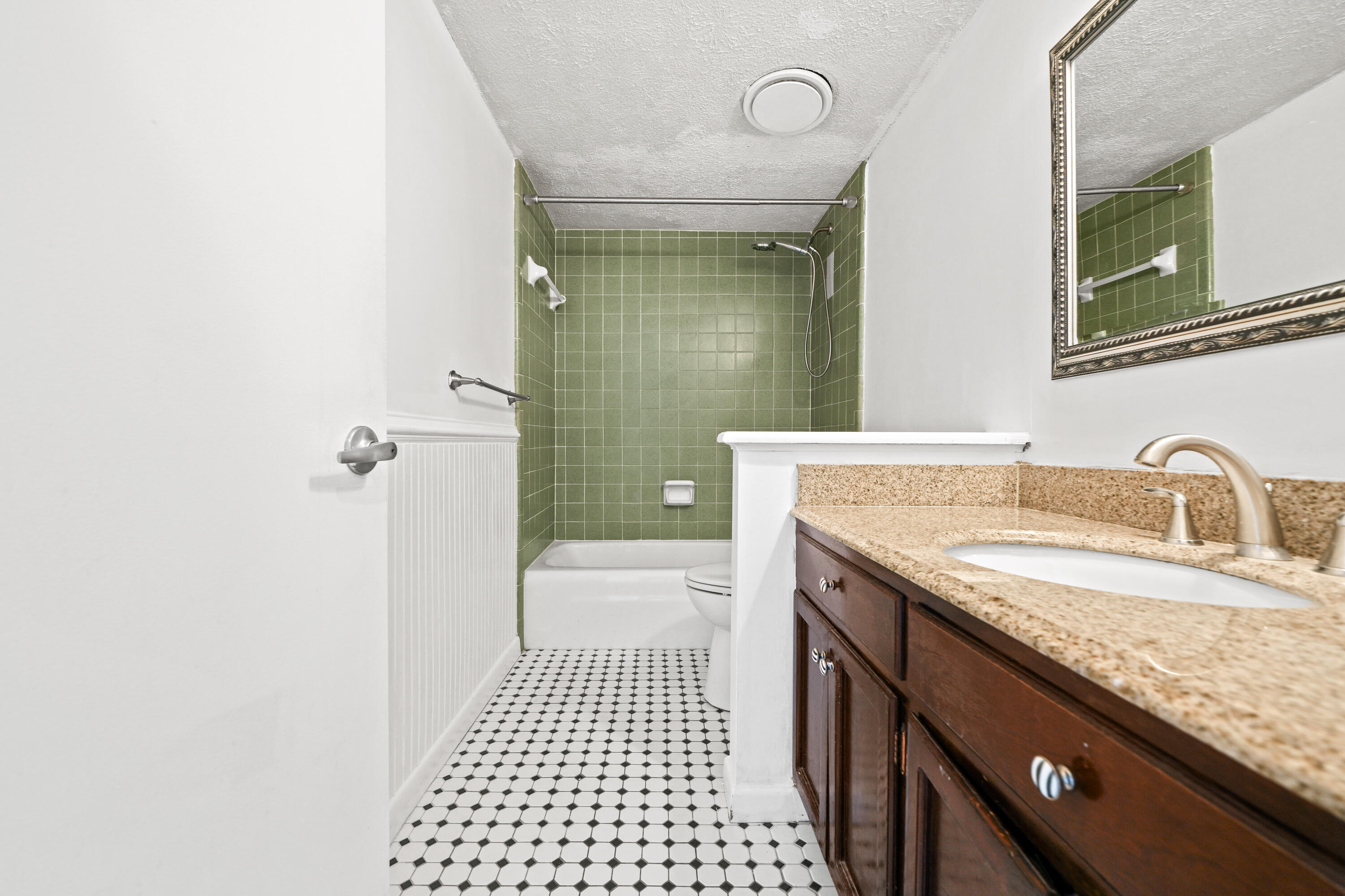 LEISURE 1 CONDO - Residential