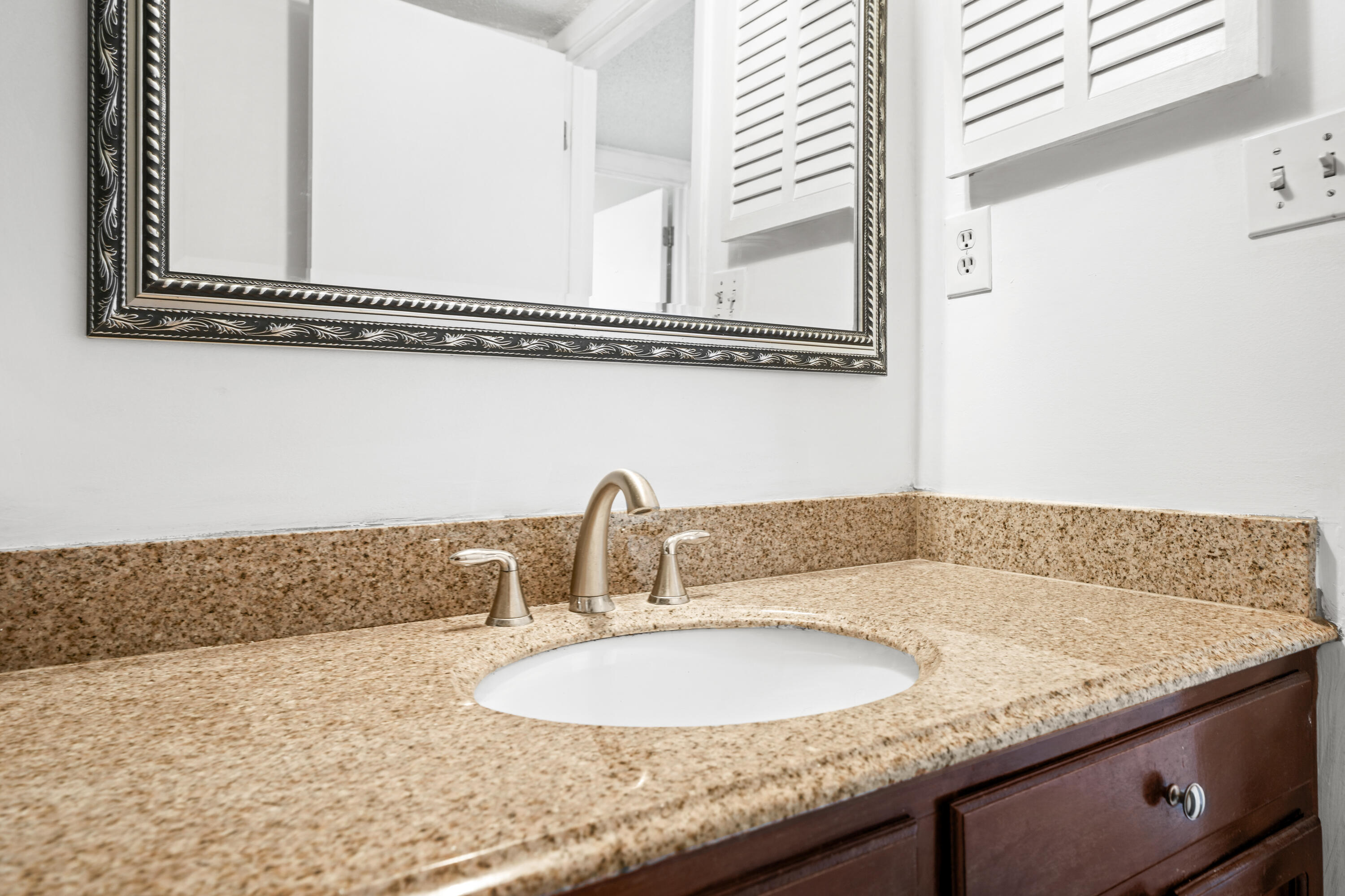 LEISURE 1 CONDO - Residential