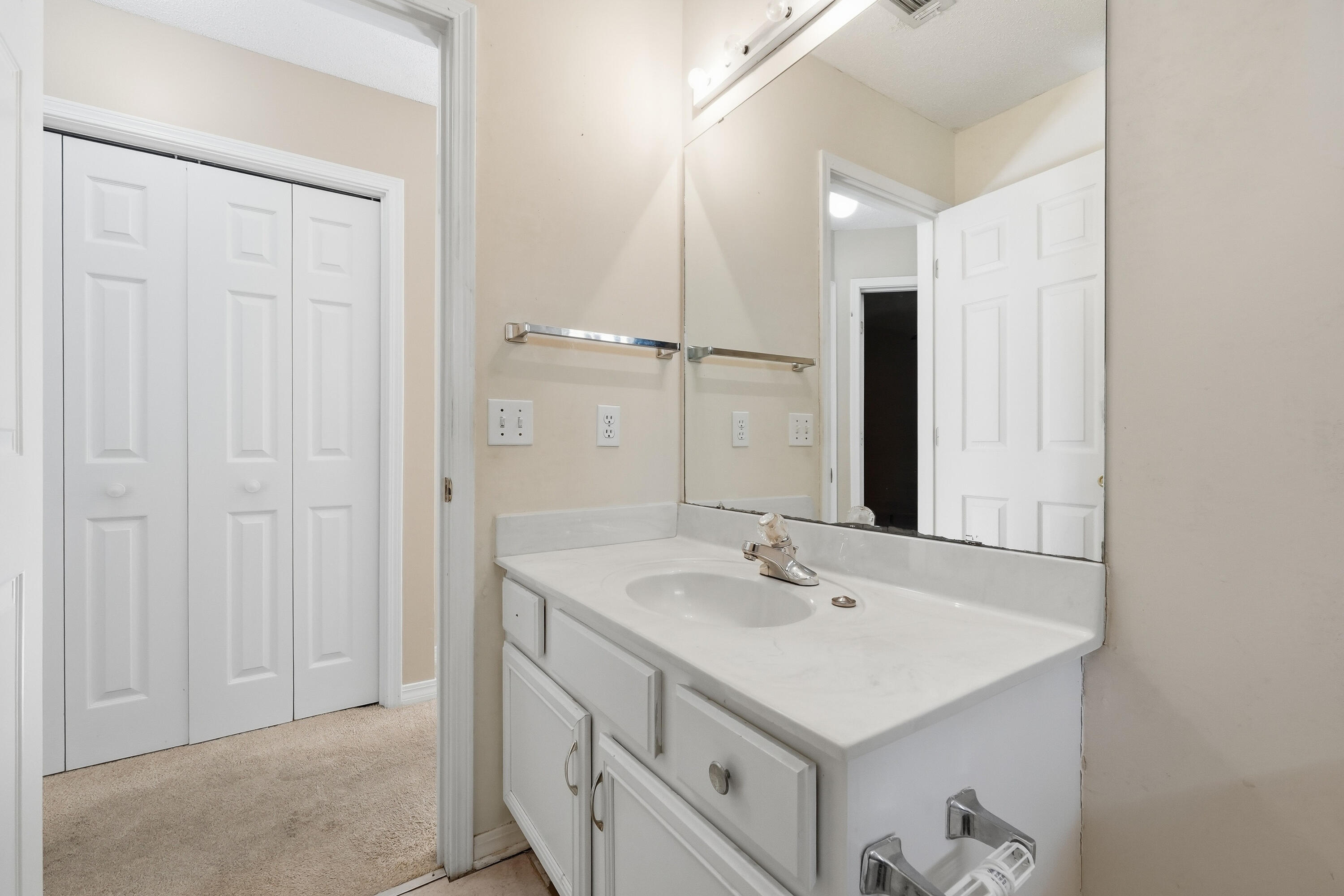 VALPARAISO PINECREST 6 - Residential