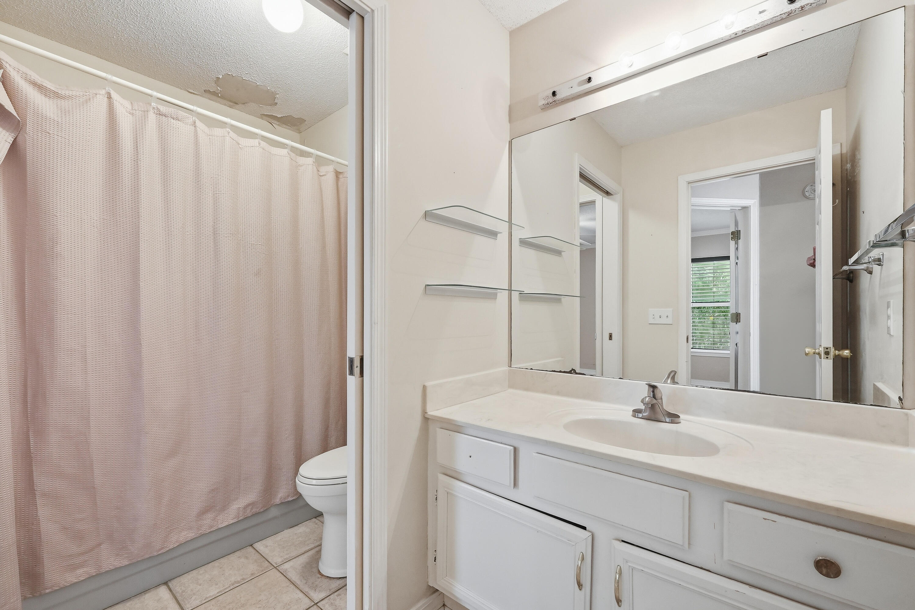 VALPARAISO PINECREST 6 - Residential