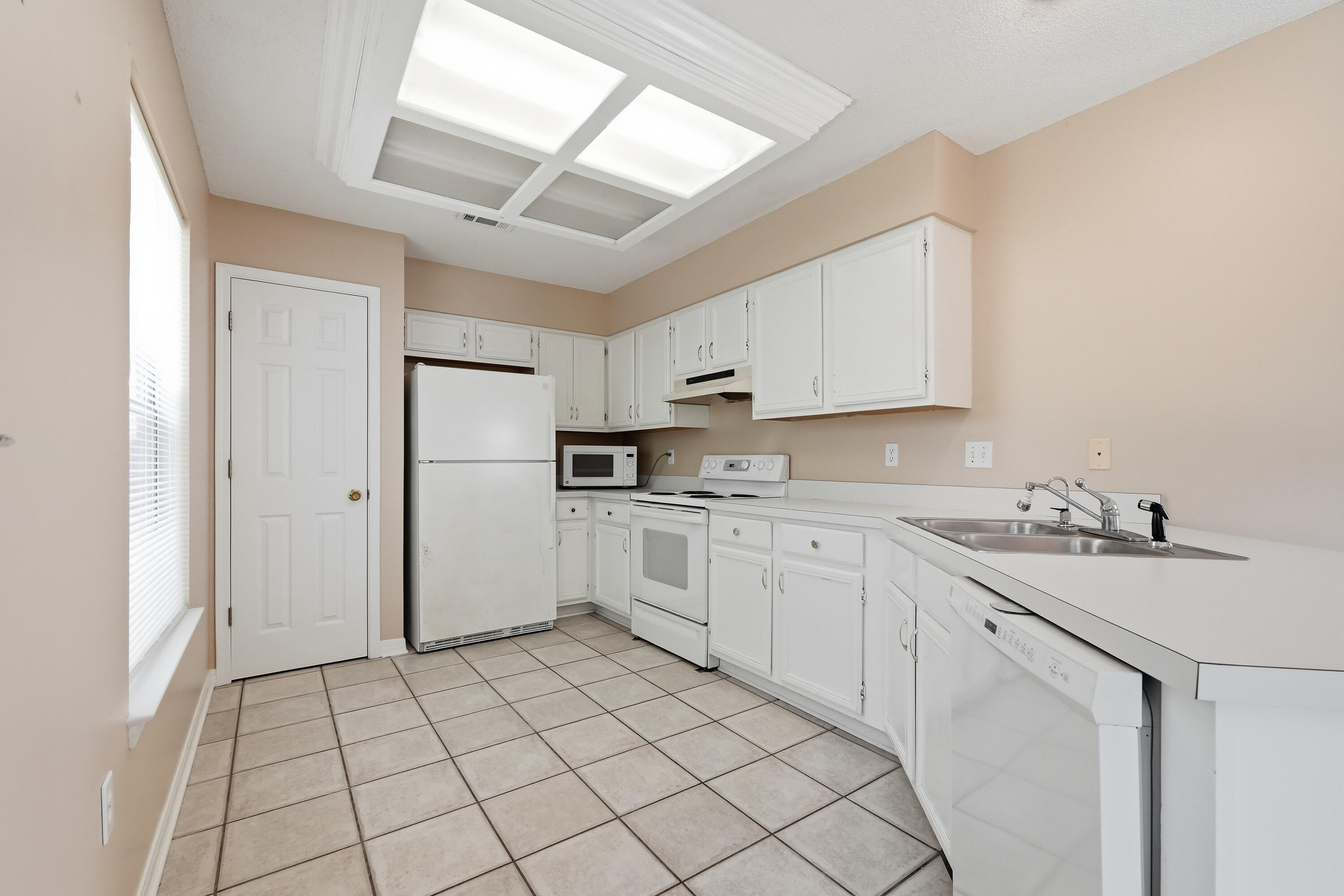 VALPARAISO PINECREST 6 - Residential