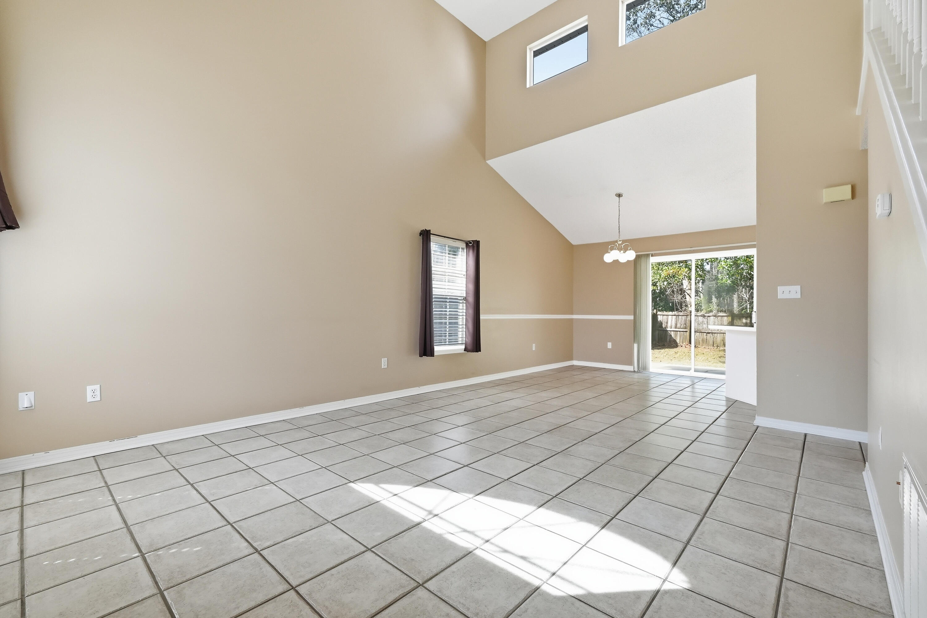 VALPARAISO PINECREST 6 - Residential