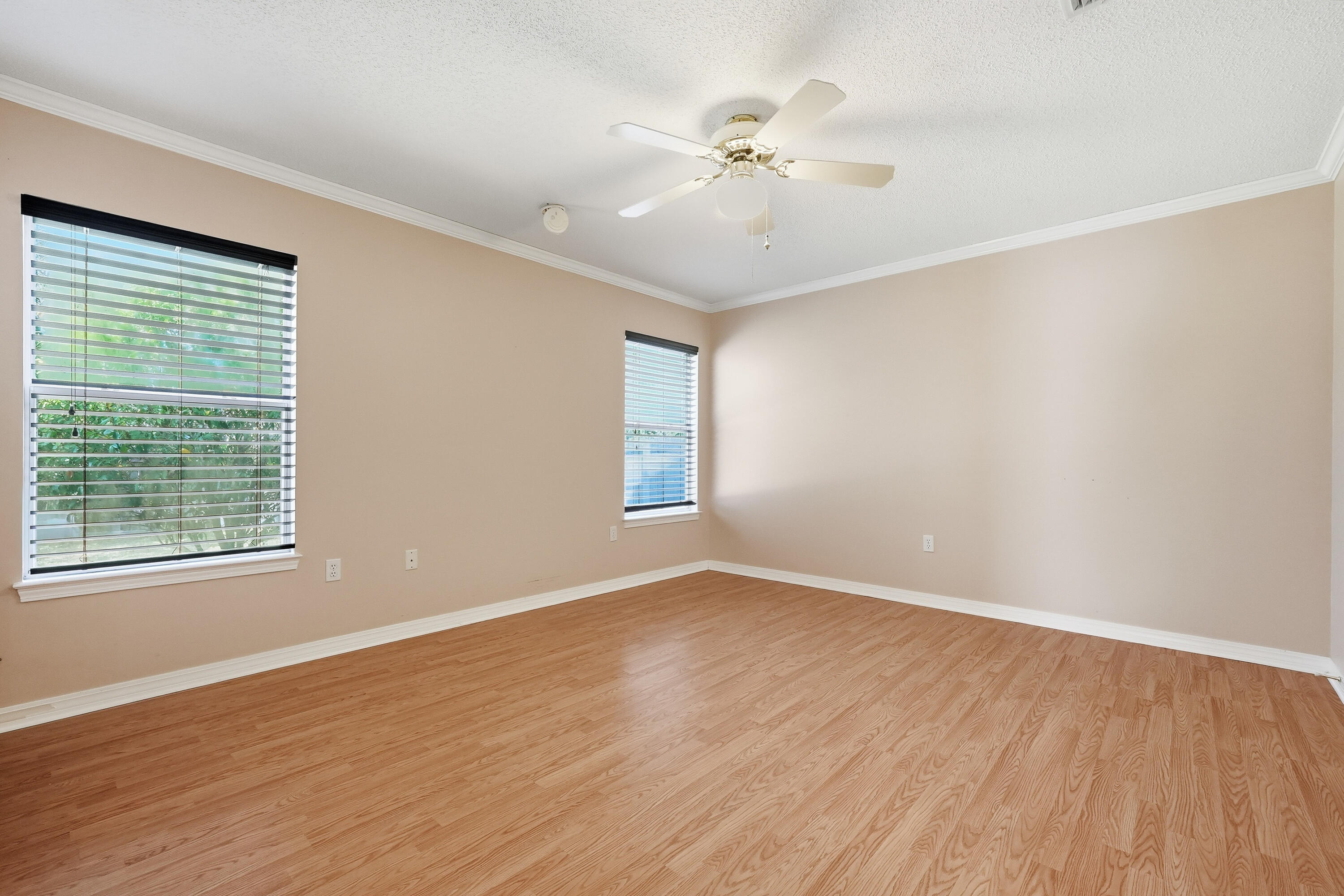 VALPARAISO PINECREST 6 - Residential