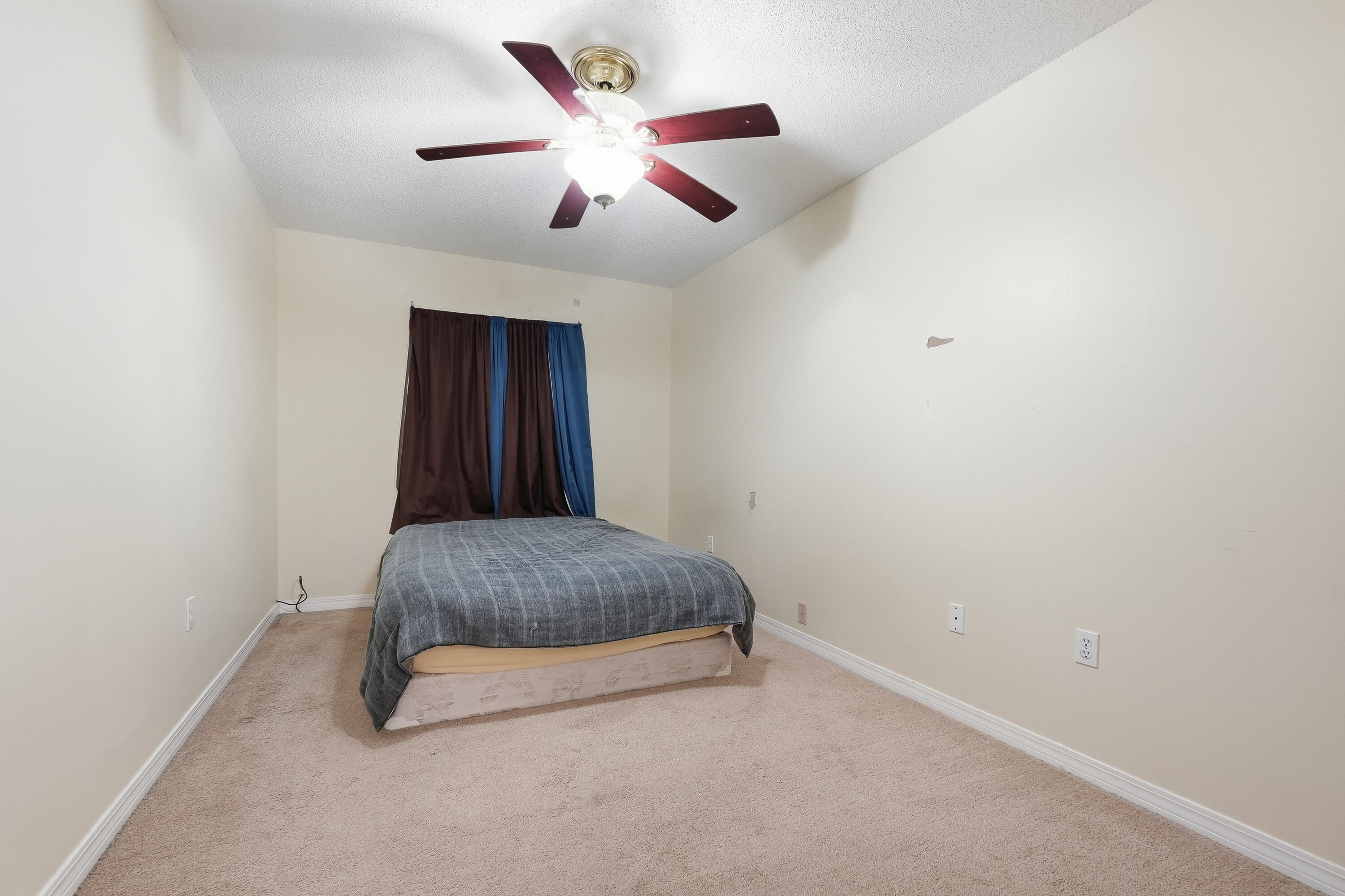 VALPARAISO PINECREST 6 - Residential