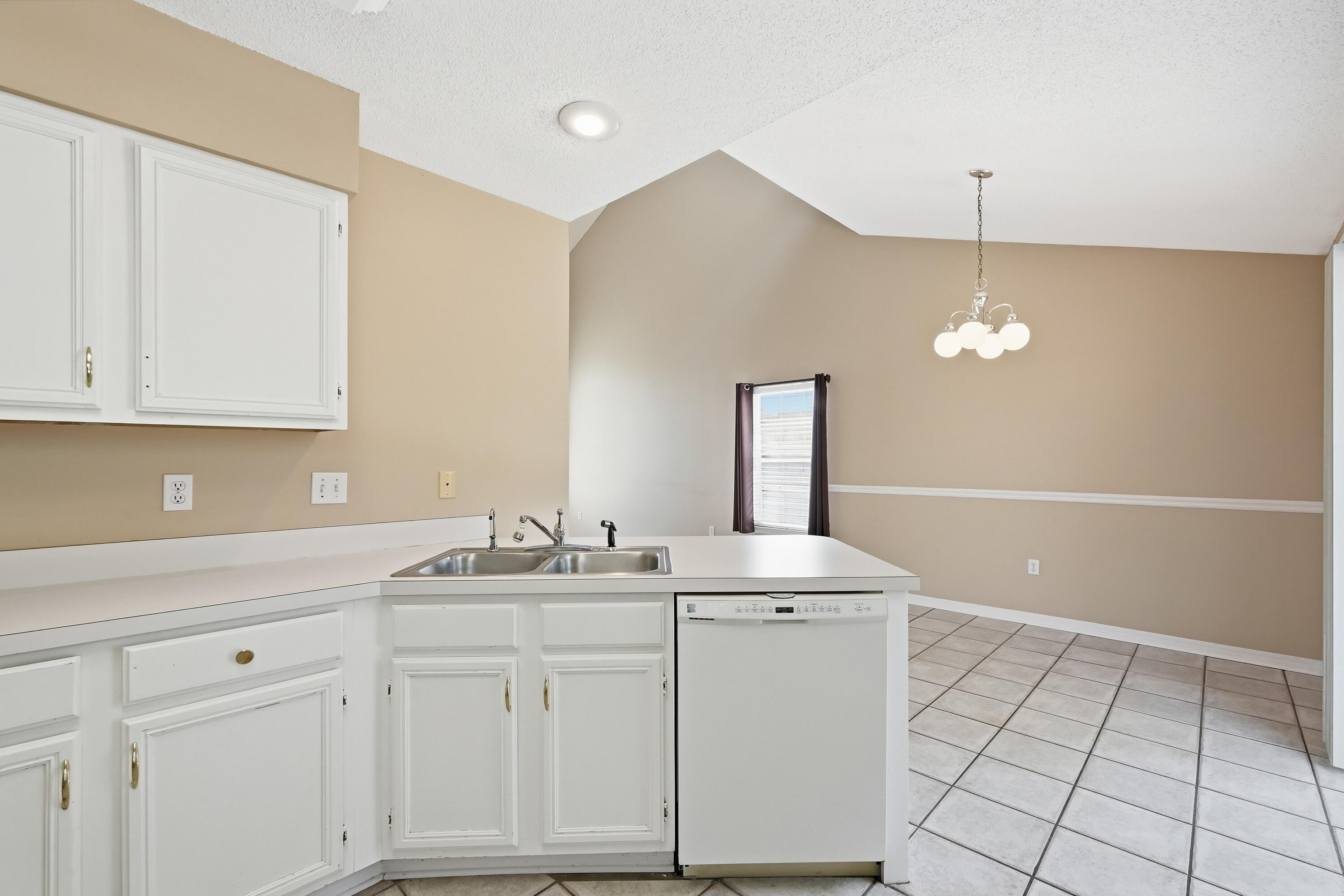 VALPARAISO PINECREST 6 - Residential