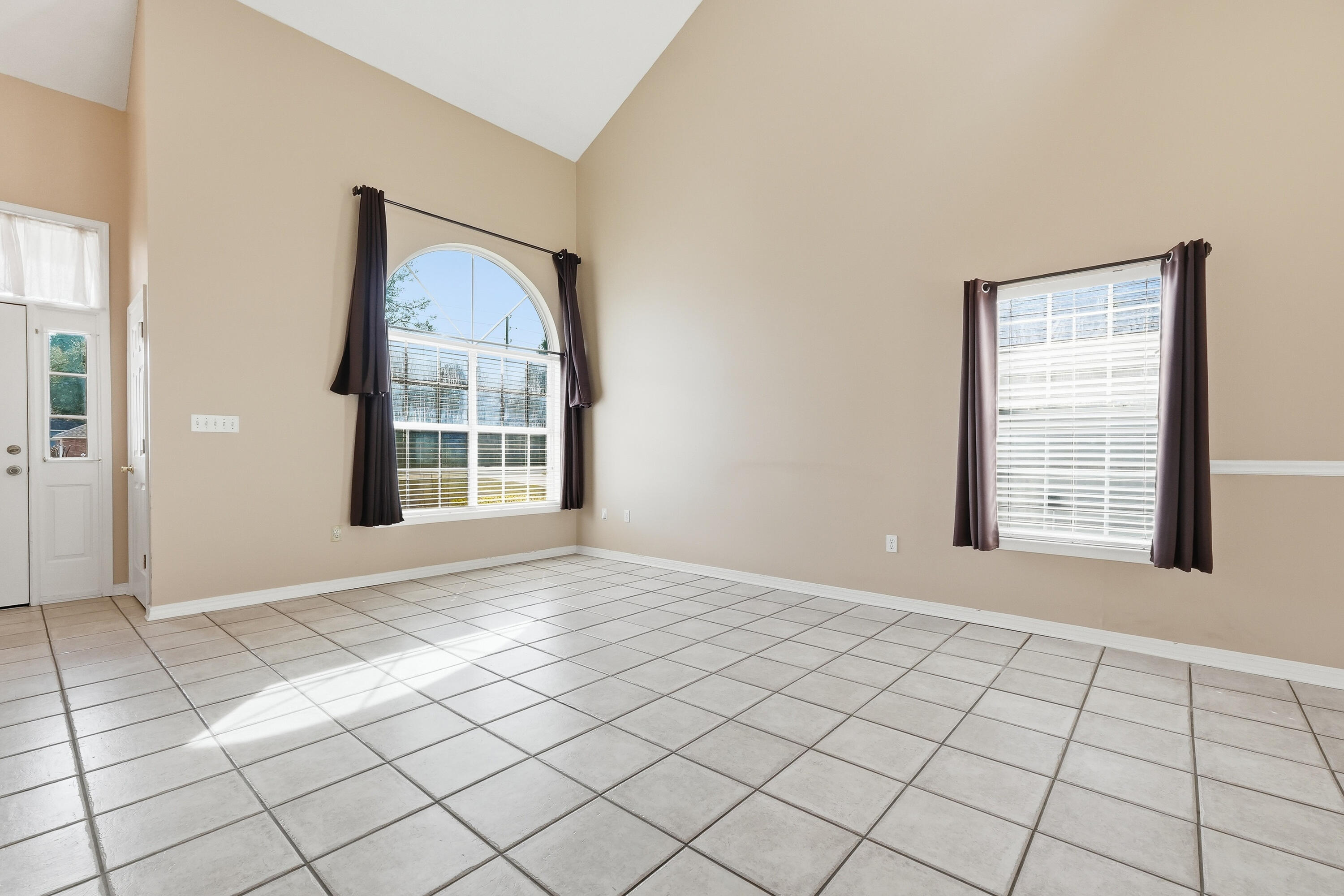 VALPARAISO PINECREST 6 - Residential