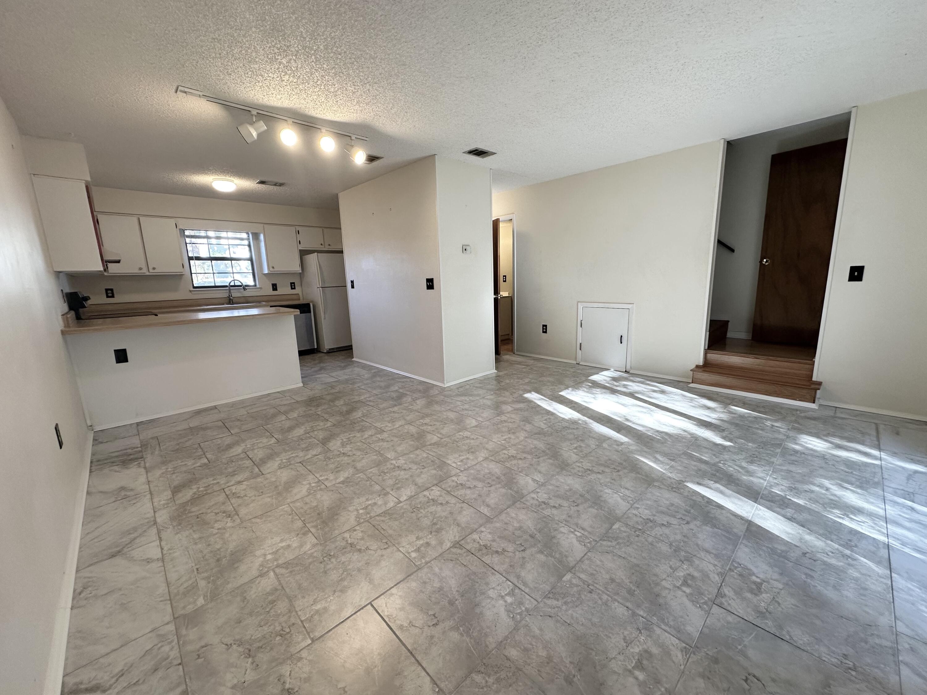 Cambridge Townhome - Residential