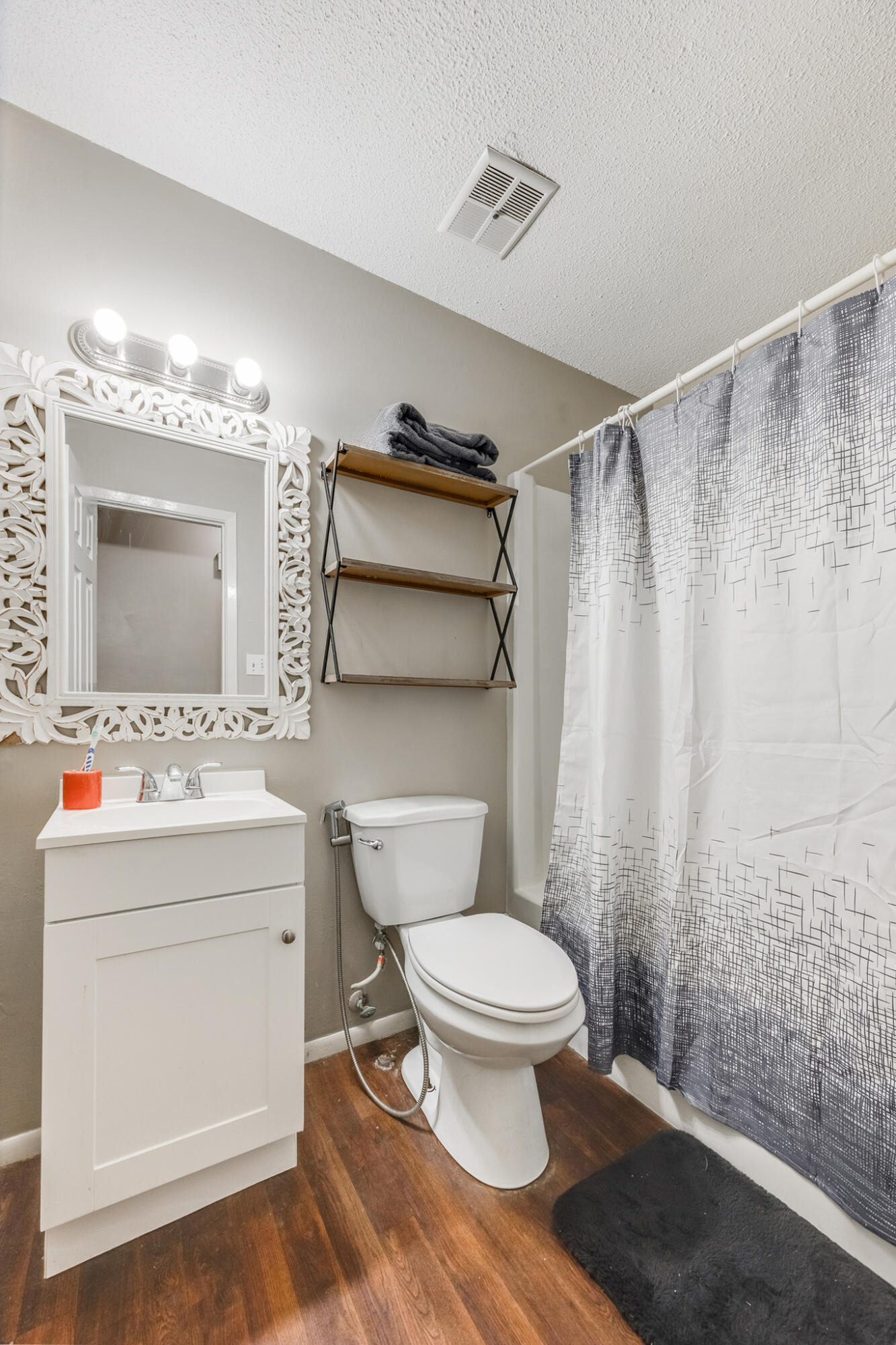 CRESTVIEW - Residential