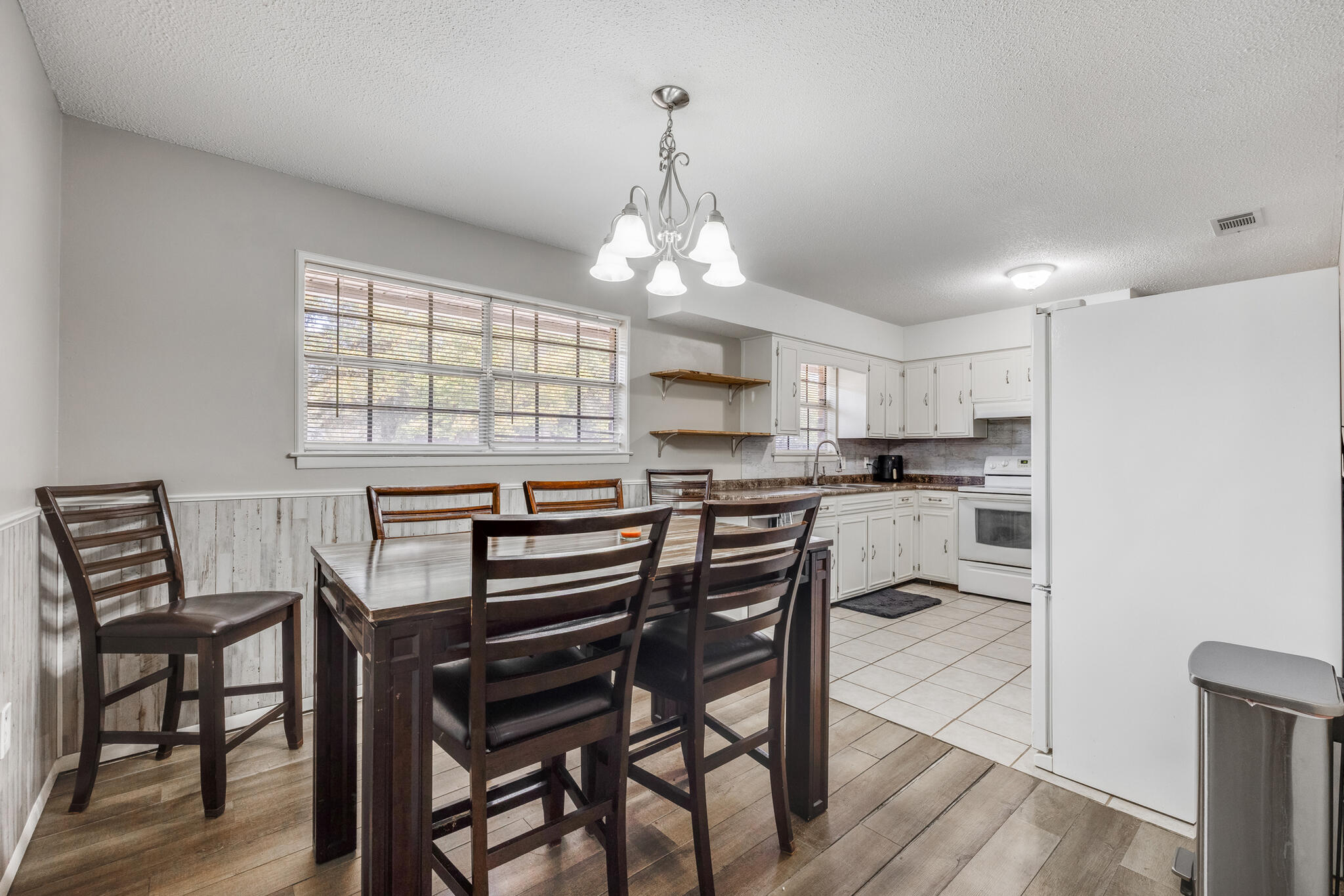 CRESTVIEW - Residential