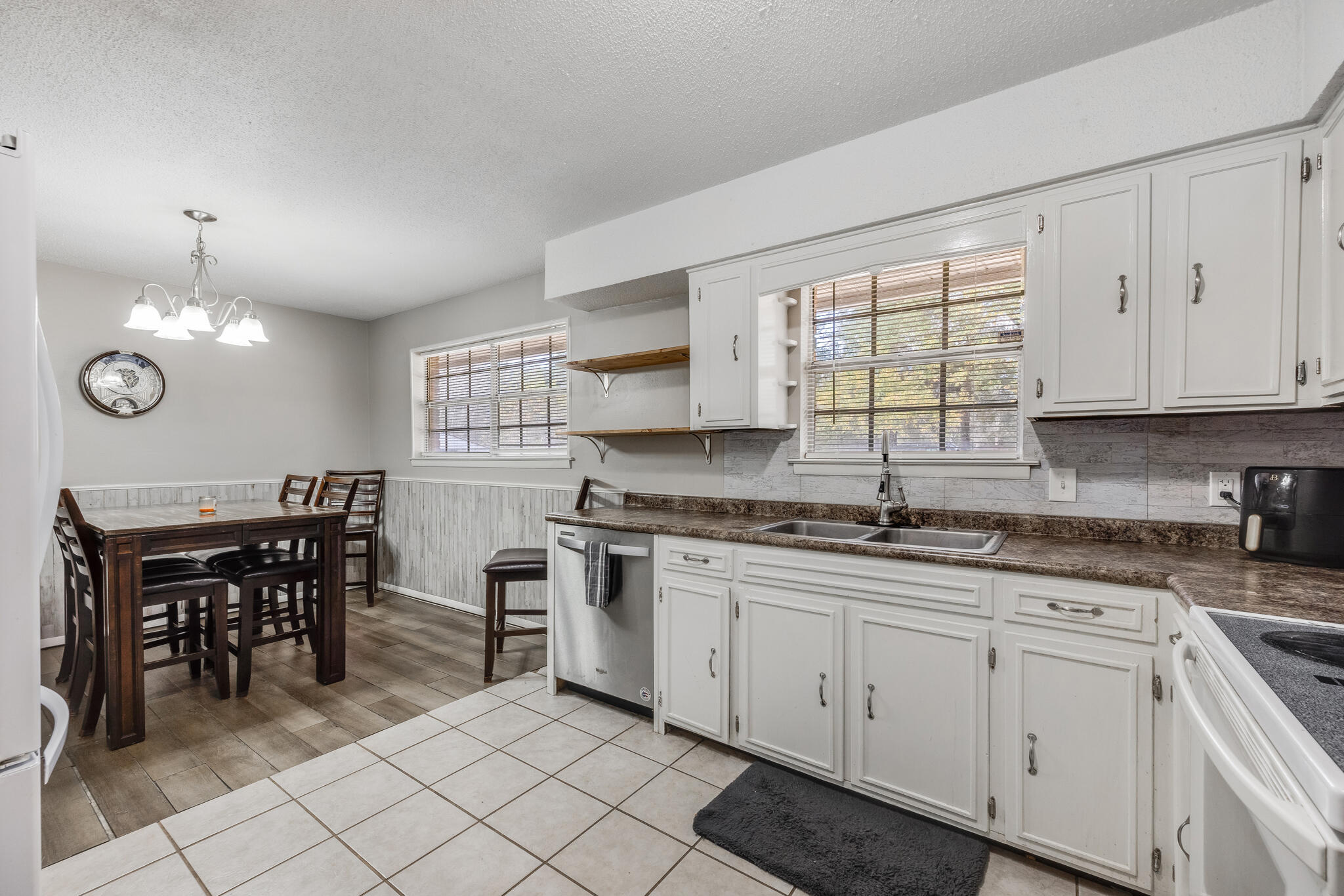 CRESTVIEW - Residential