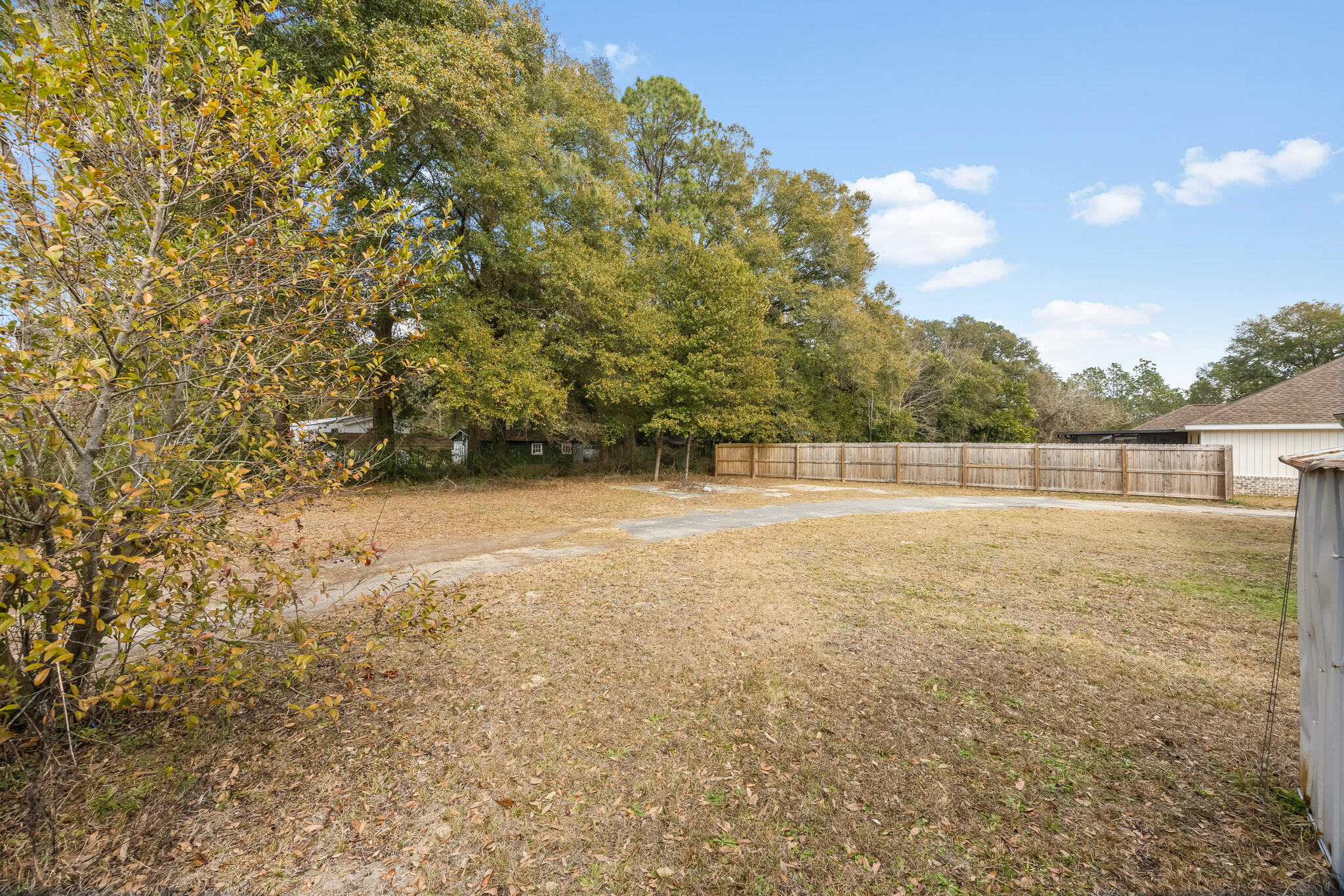 CRESTVIEW - Residential