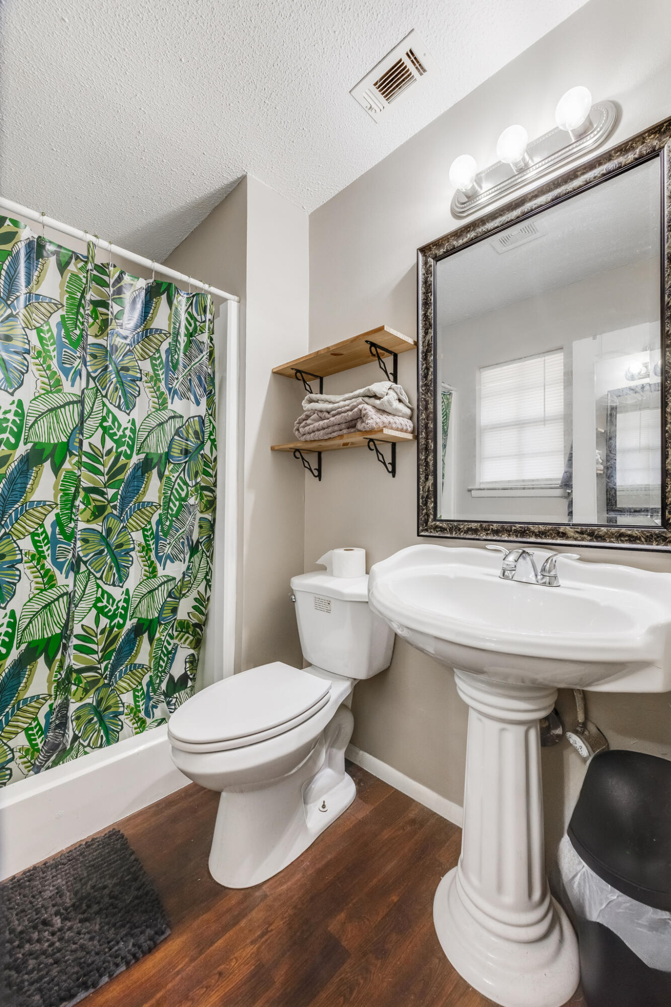 CRESTVIEW - Residential