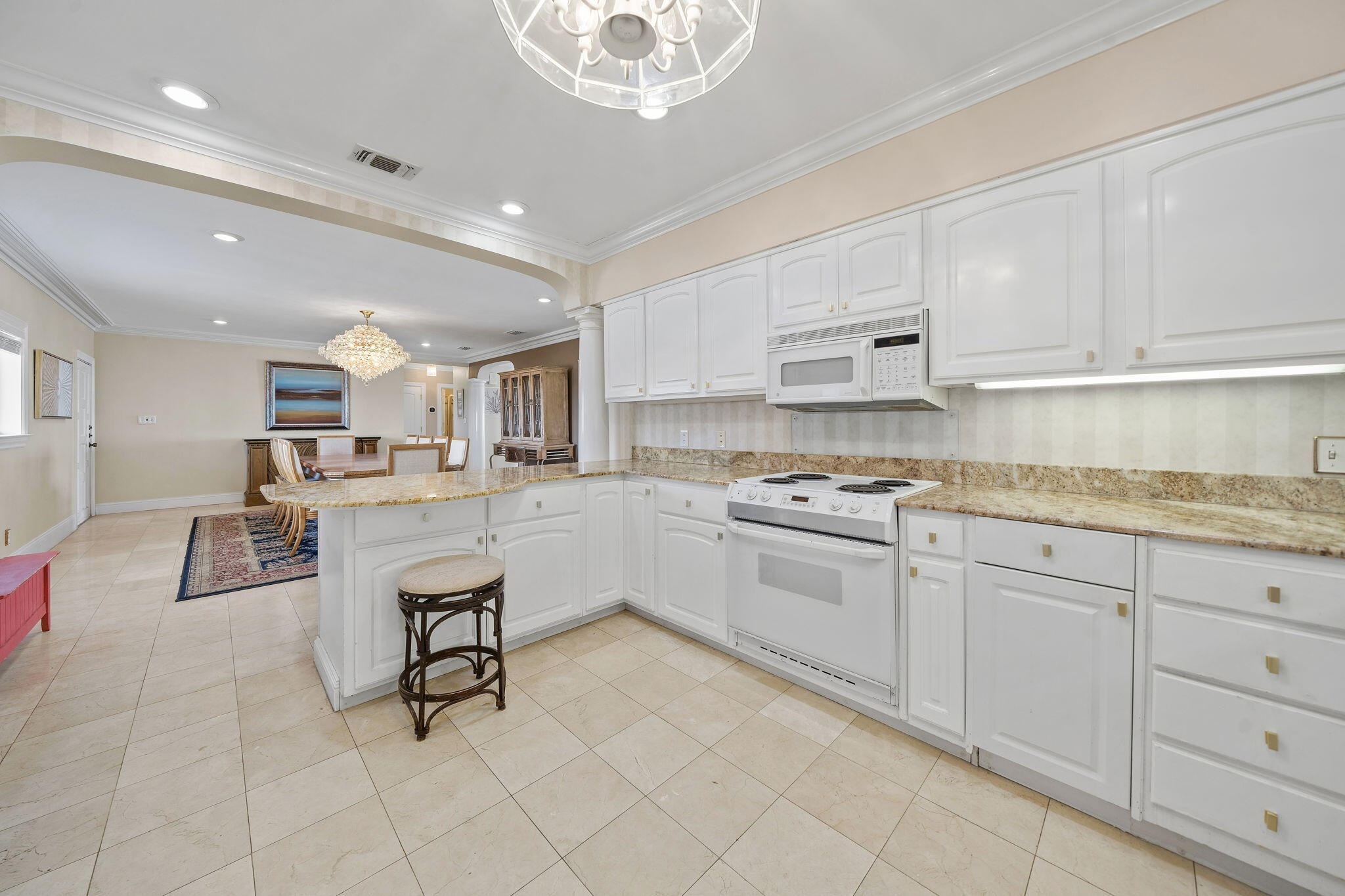 REGENCY TOWERS CONDO - Residential