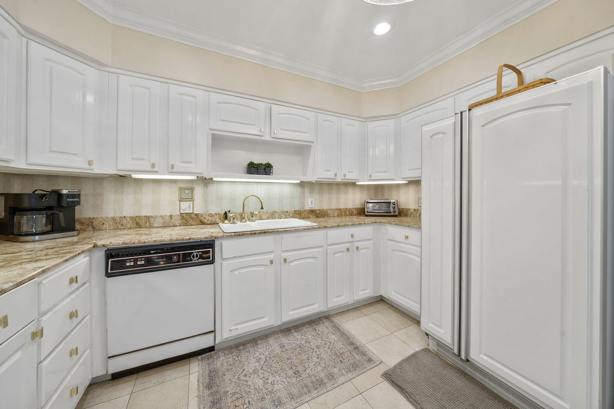 REGENCY TOWERS CONDO - Residential